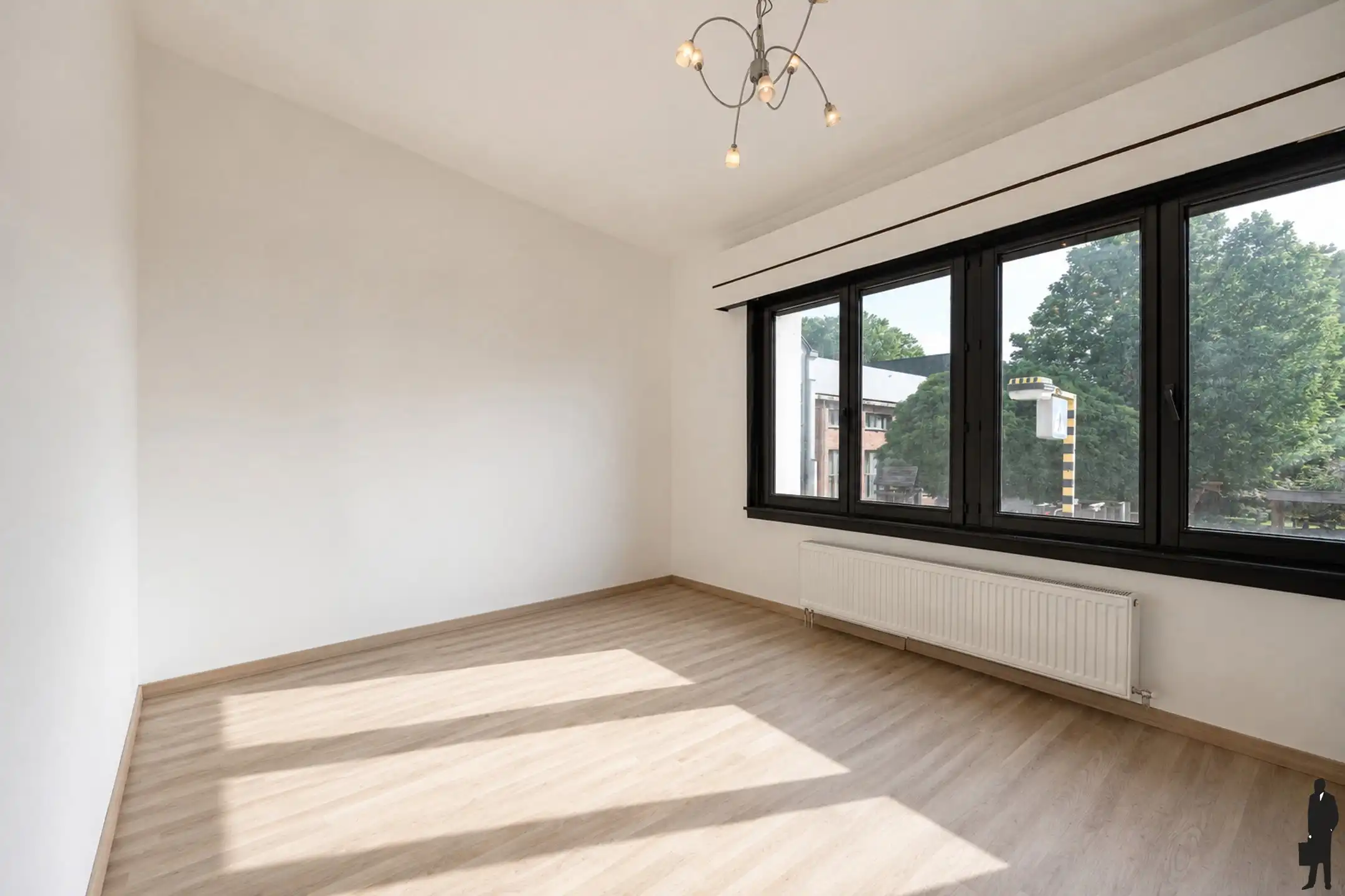 Gerenoveerde woning met garage & zonnige tuin in Steendorp foto 8