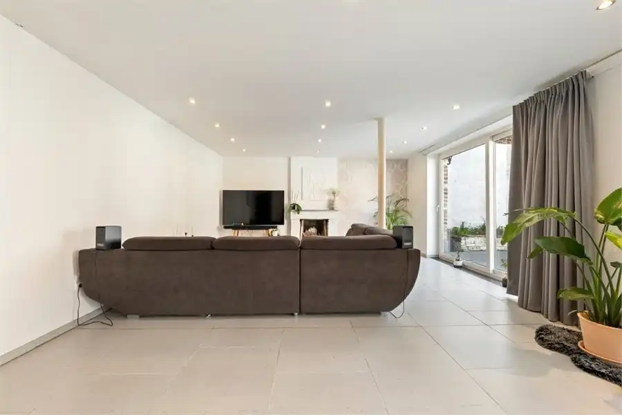 CHARMANT GERENOVEERDE WONING IN HET LANDELIJKE VELM foto 6