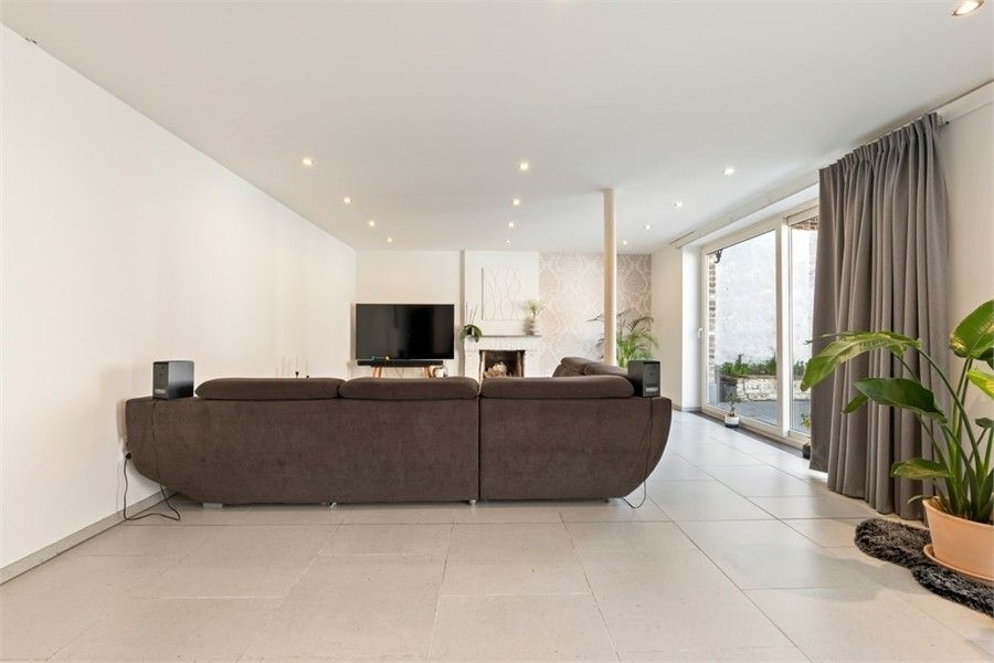 CHARMANT GERENOVEERDE WONING IN HET LANDELIJKE VELM foto 6