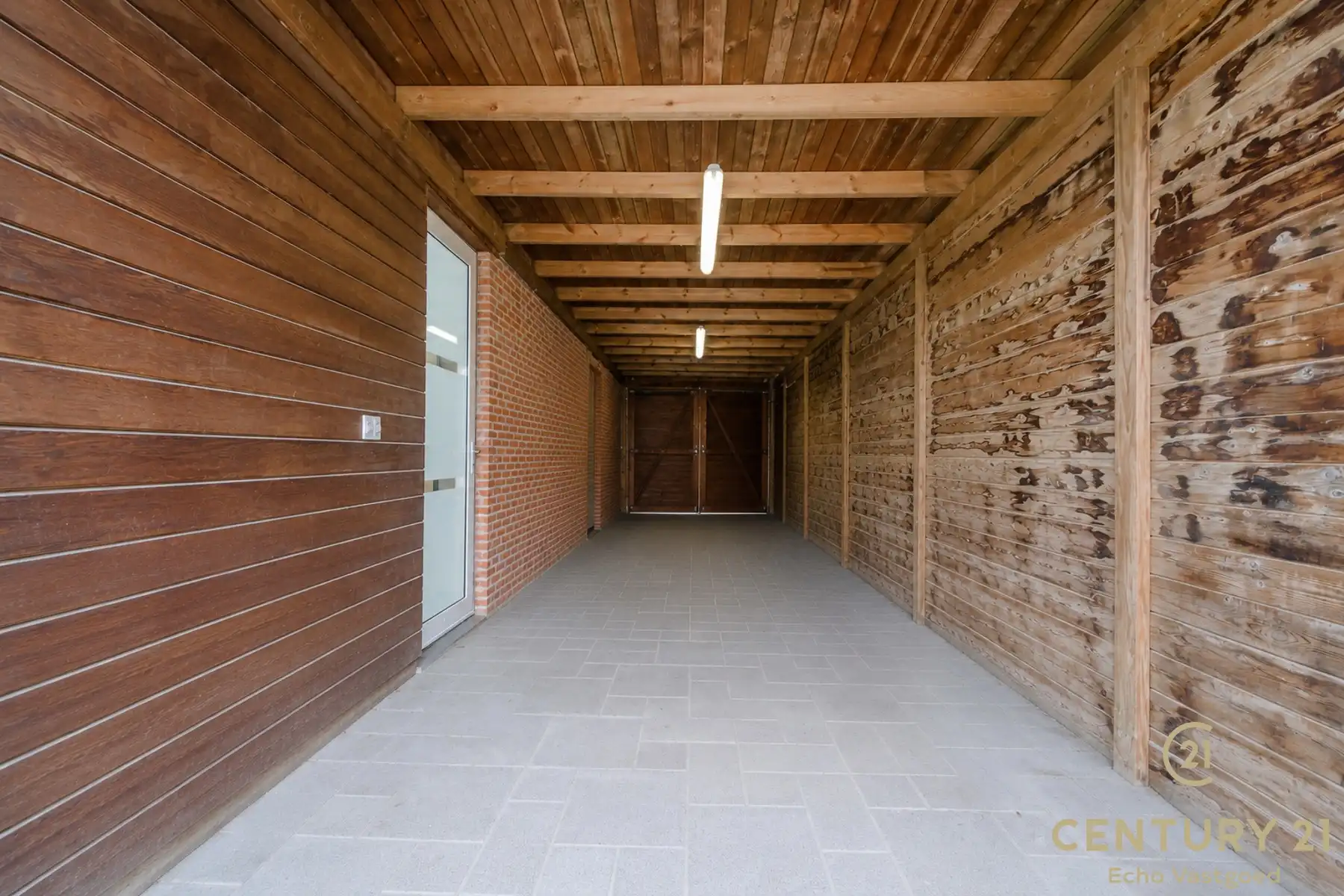 Verrassend ruime, onderhouden woning met zwembad en bijhuis. foto 12