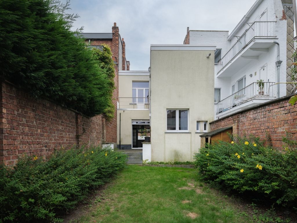 Art-deco woning met aangename stadstuin op een gegeerde locatie foto 10