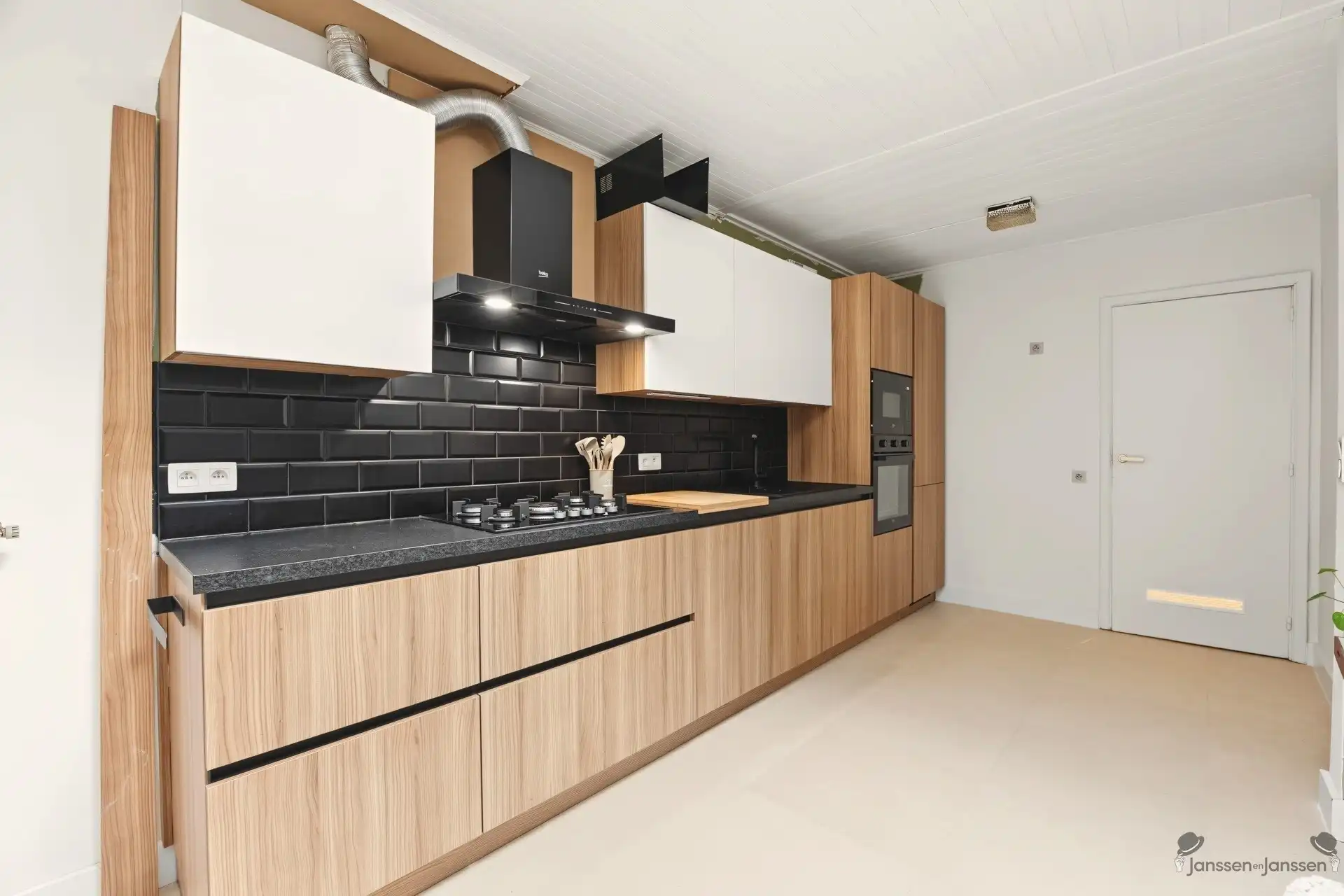 Gerenoveerde woning in gewilde straat in Schoten foto 10