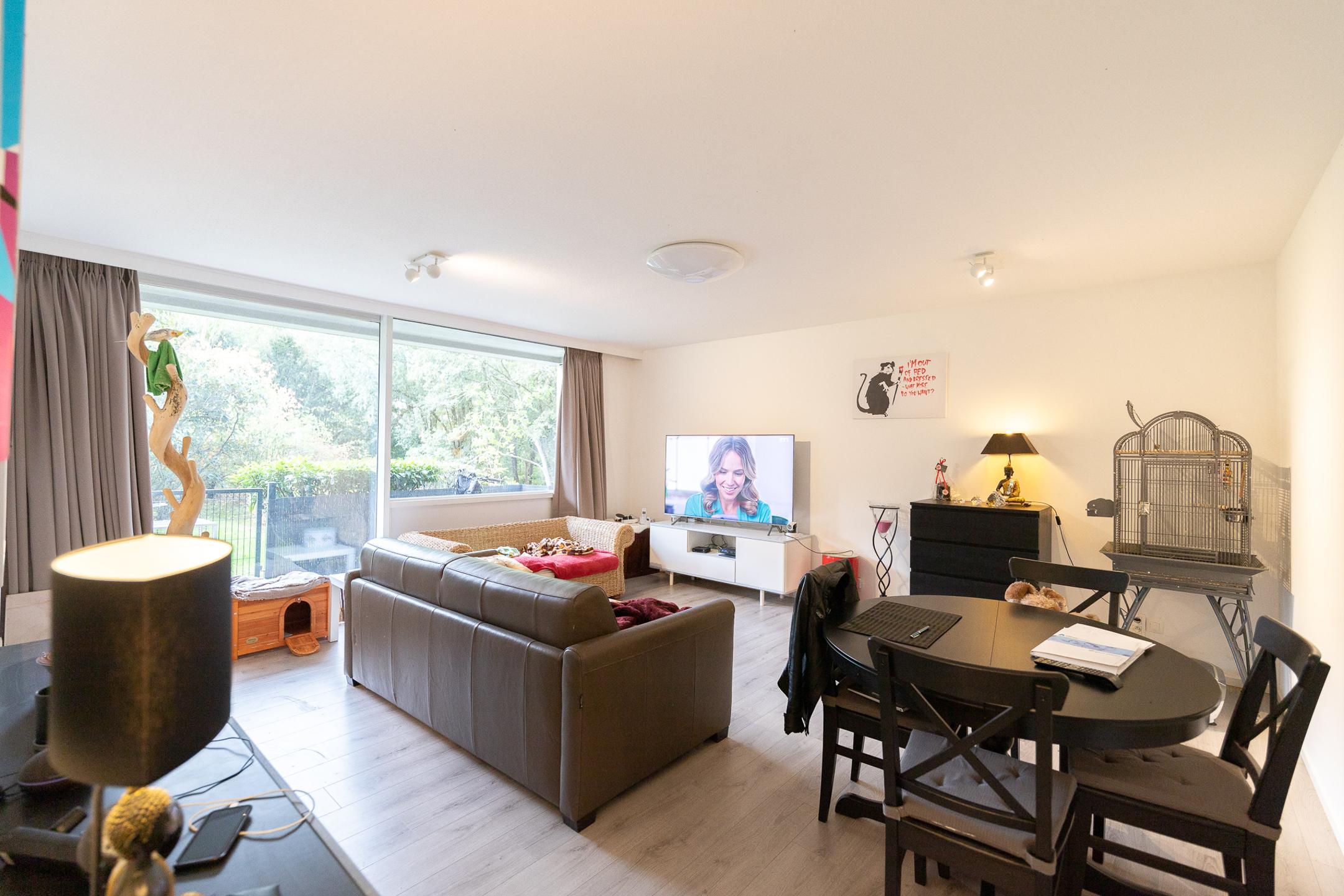 Mooi gelijkvloers appartement met veel lichtinval foto 2