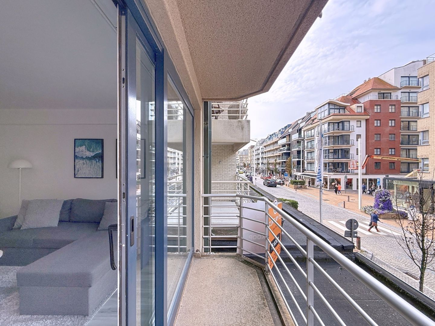 Ruim en lichtrijk appartement (type doorloper) op toplocatie foto {{pictureIndex}}