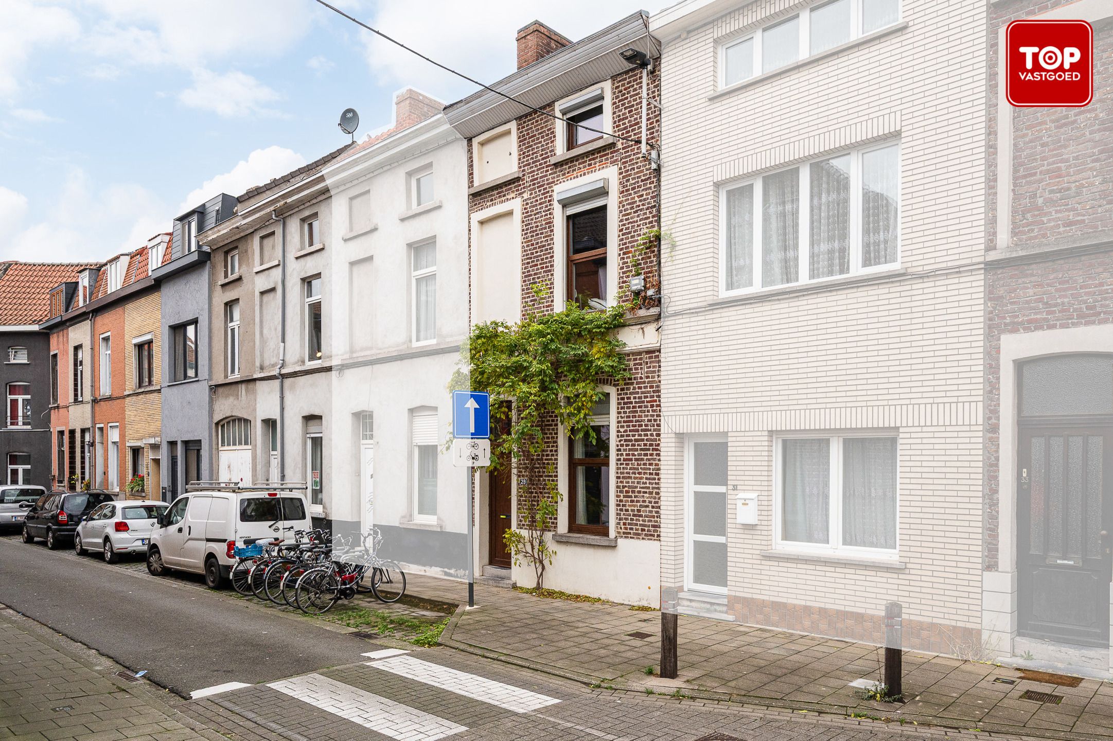 Instapklare woning met leuk stadstuintje op gunstige locatie foto 2
