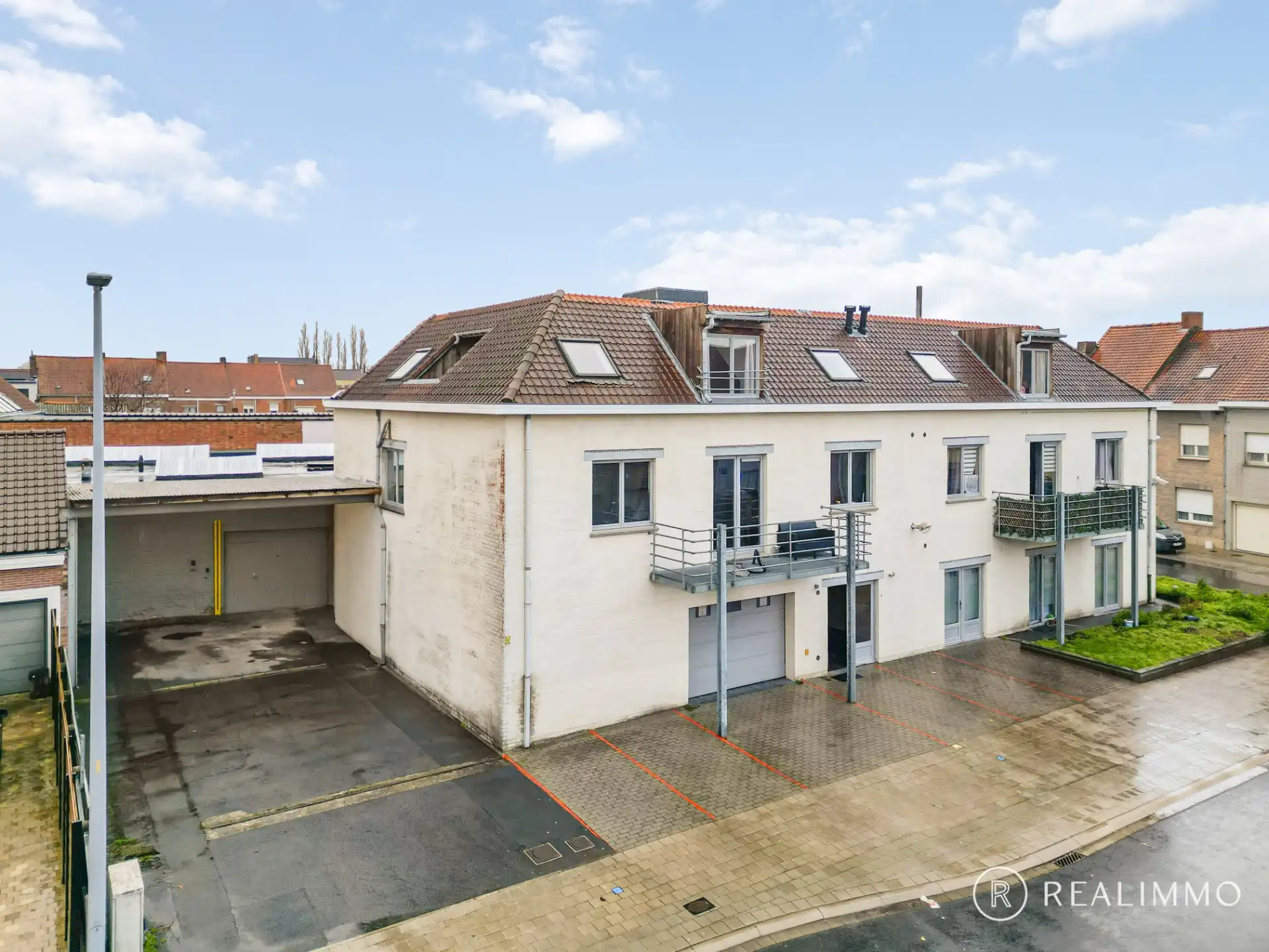 Kleinschalige residentie met 5 appartementen in Harelbeke foto 3