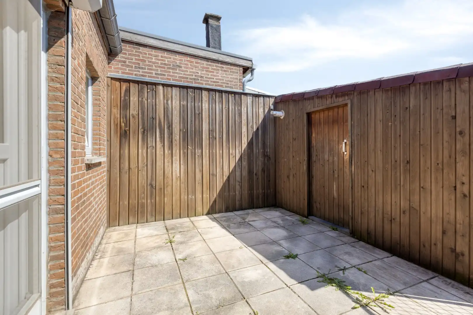 Gezellig ingerichte woning met hobbyruimte en tuin + toegang achterom foto 22