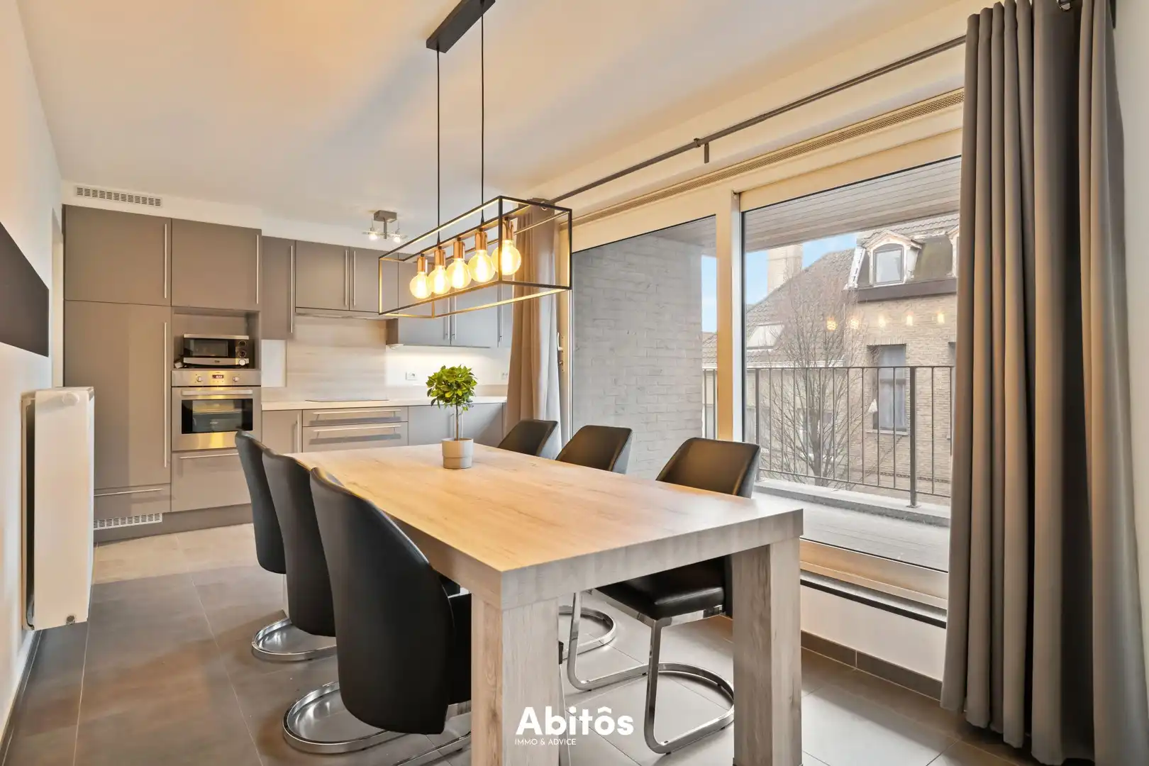 Instapklaar 2-slaapkamer appartement met terras op toplocatie nabij Gent-Dampoort foto 5