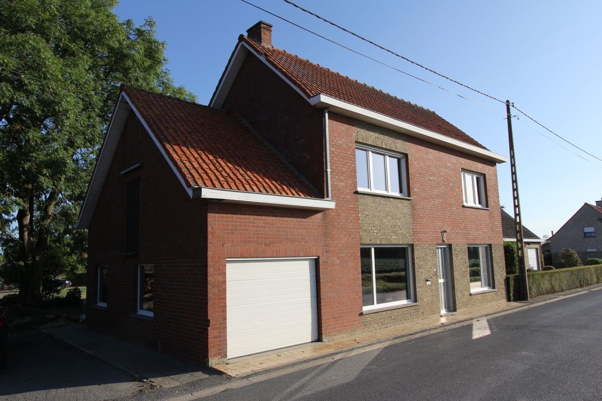 Hoeve te koop met vergunde functiewijziging te Diksmuide foto 3