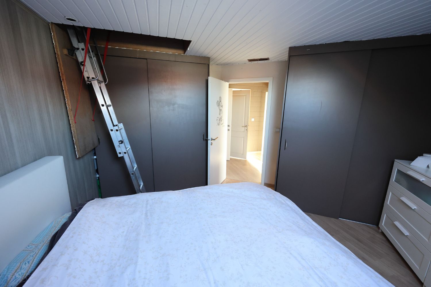 Woning op uitstekende locatie! foto 12