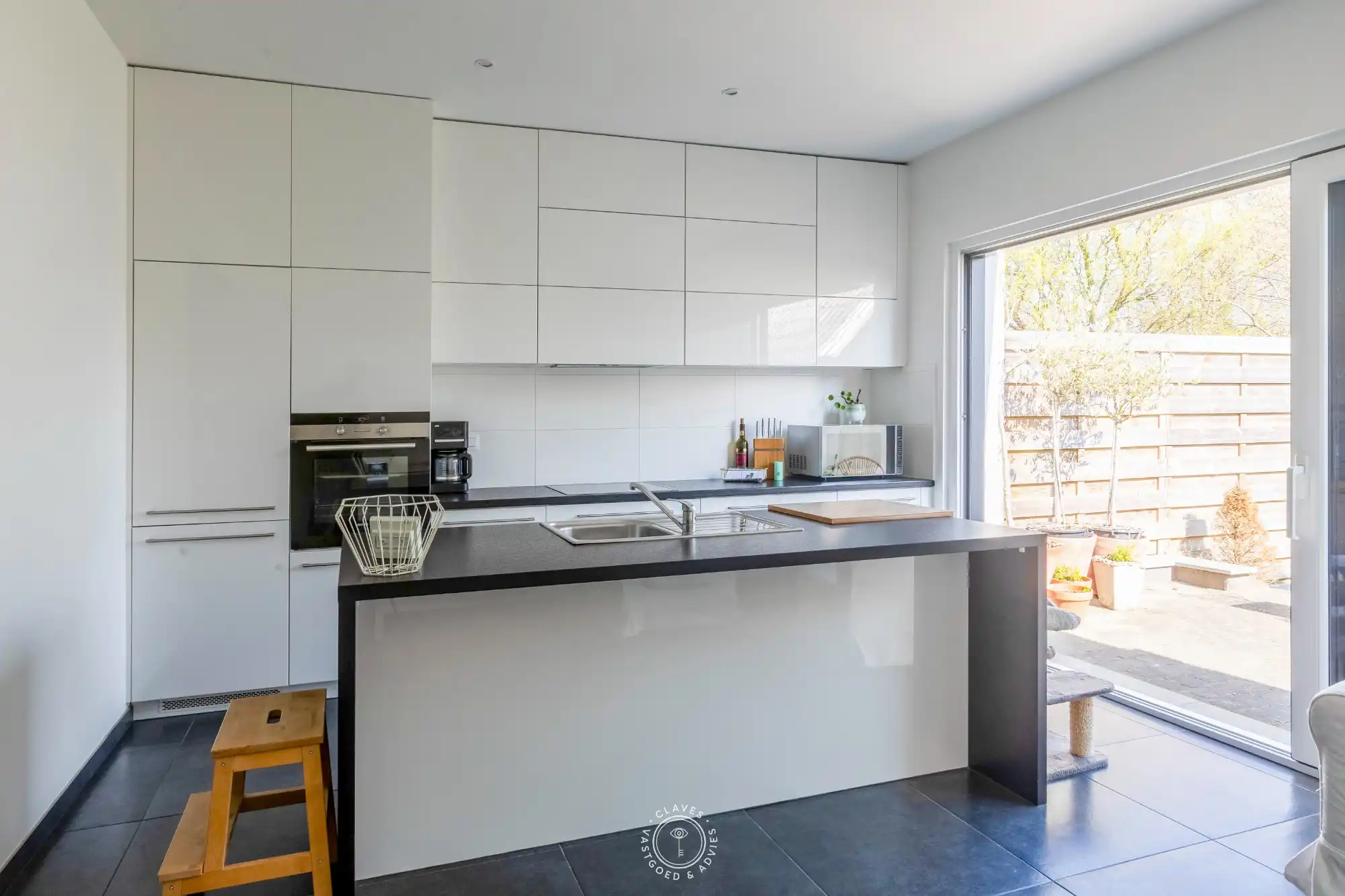 Aangename woning in de gegeerde Vogeltjeswijk foto 8