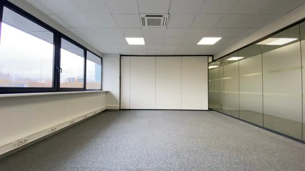 Burelen te huur vlakbij The Loop in Dionysius KMO center in Sint-Denijs-Westrem foto 9