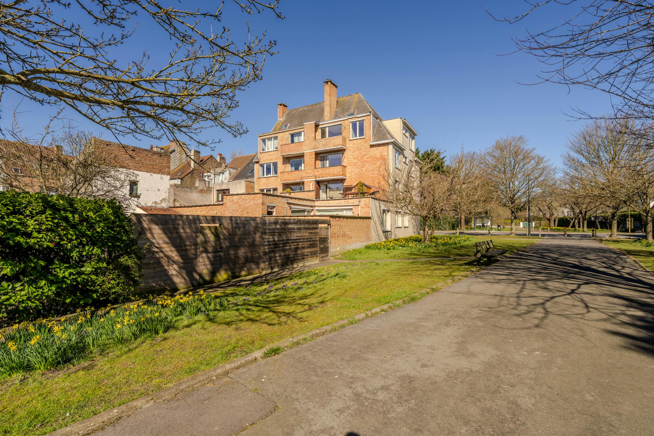 Lichtrijk 2-slaapkamer appartement met open uitzicht foto 13