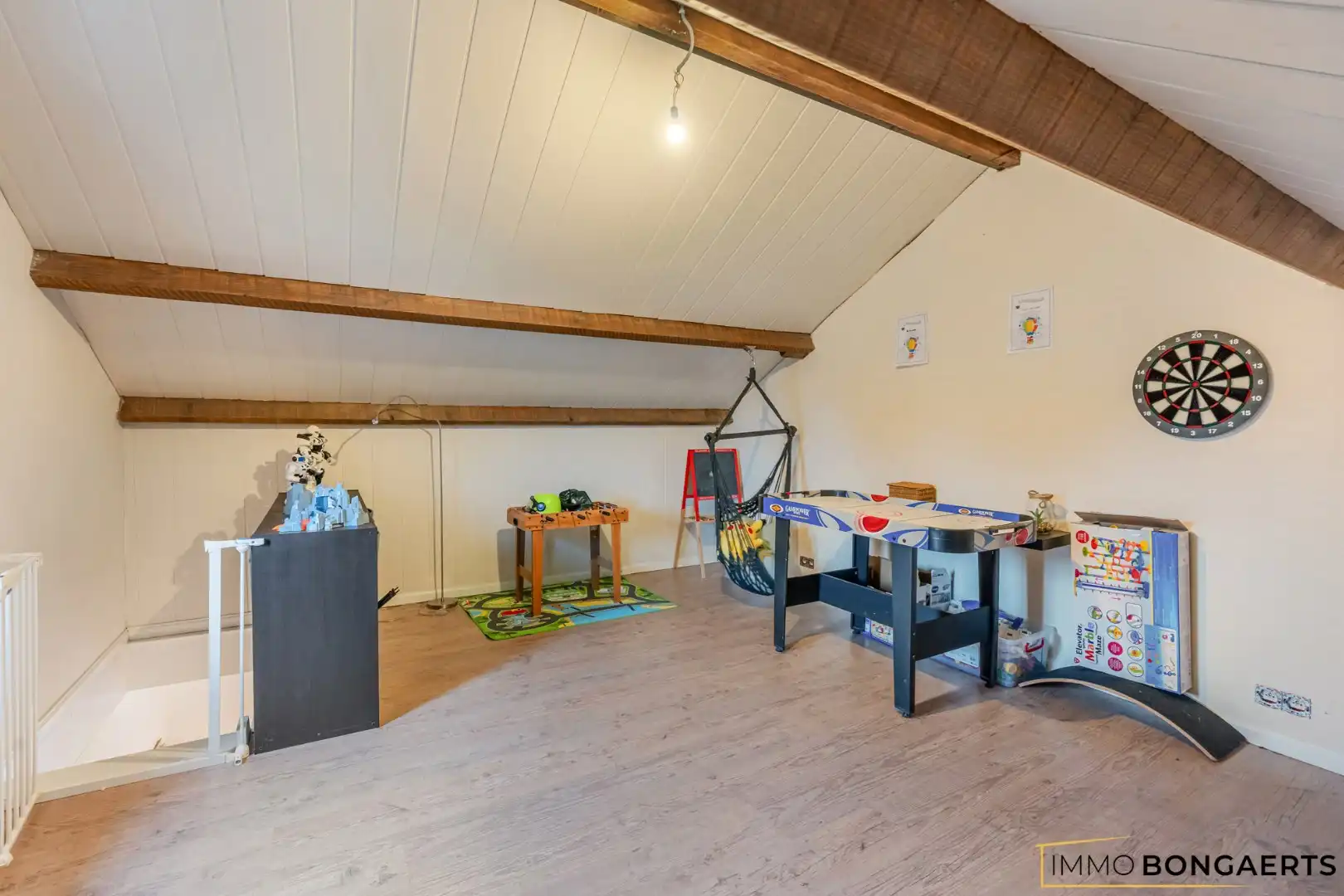 Gerenoveerde woning met 4 slaapkamers op rustige ligging foto 24