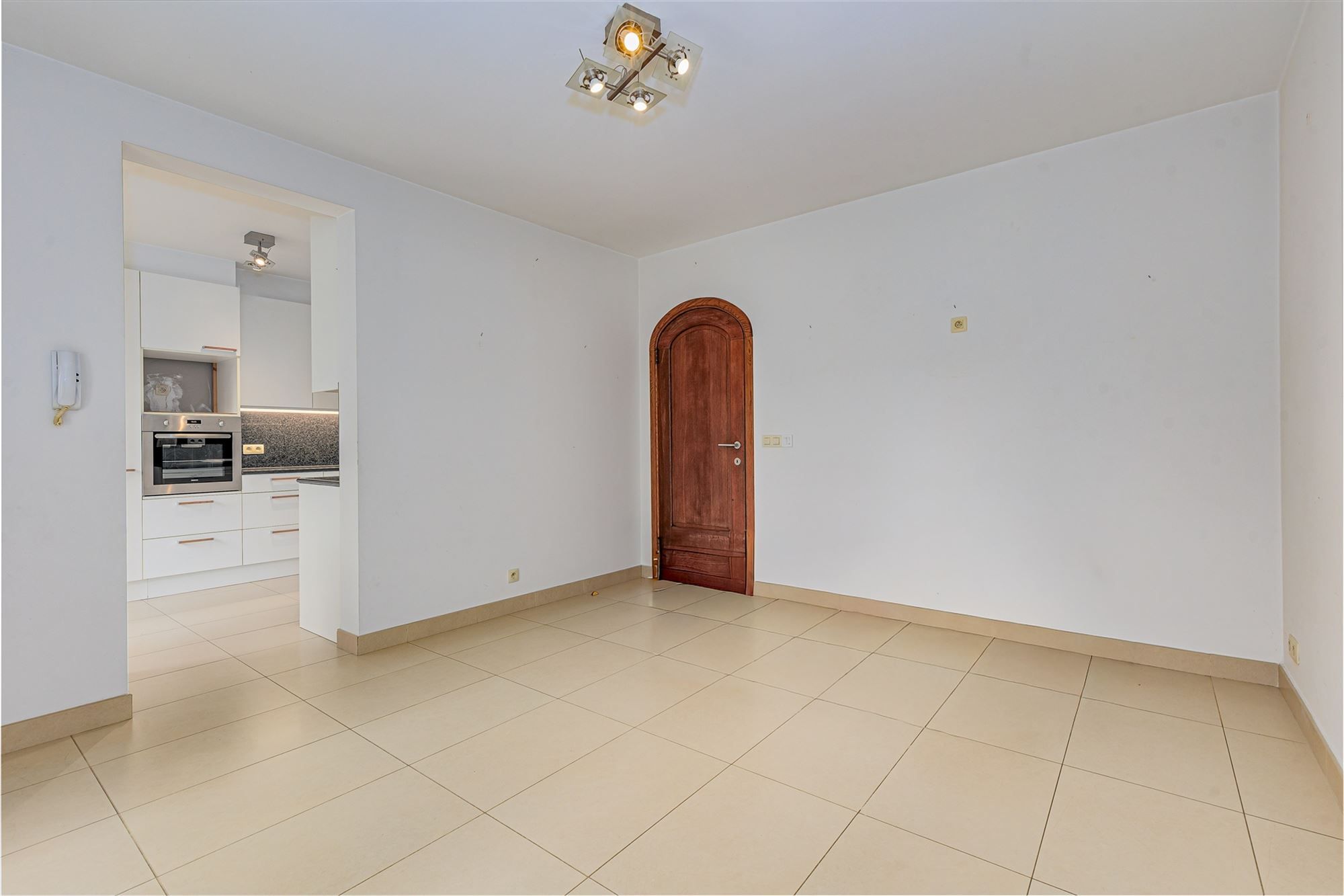 Gerenoveerd opbrengsteigendom met twee appartementen te koop foto 7
