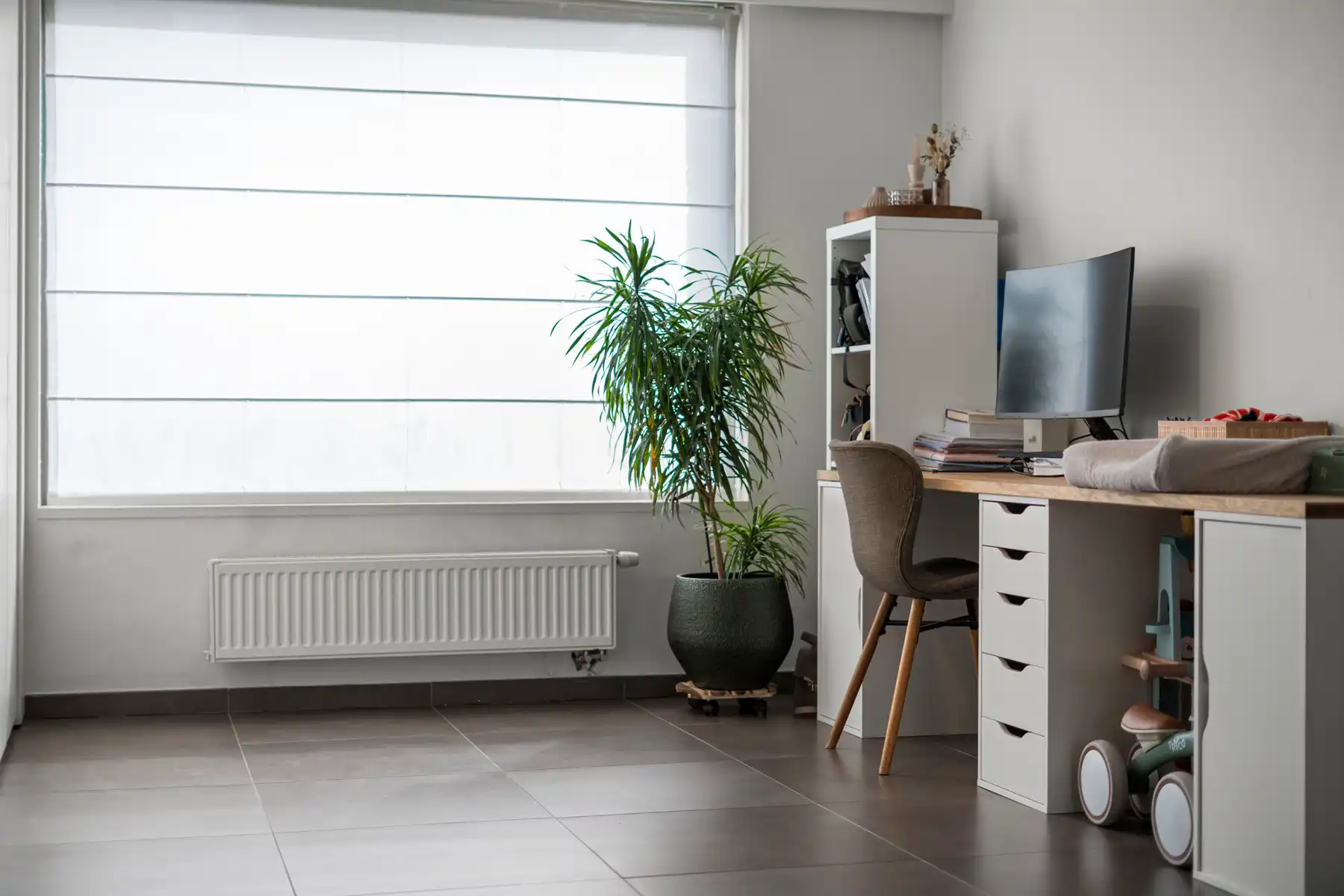 Gerenoveerde woning met 4 slaapkamers en 2 badkamers foto 8