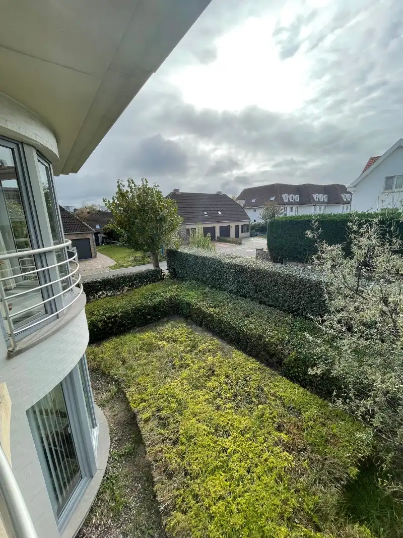 Ruim en rustig  gelegen villa-appartement met 2 slaapkamers en 3 terrassen - een unieke kans! foto 18