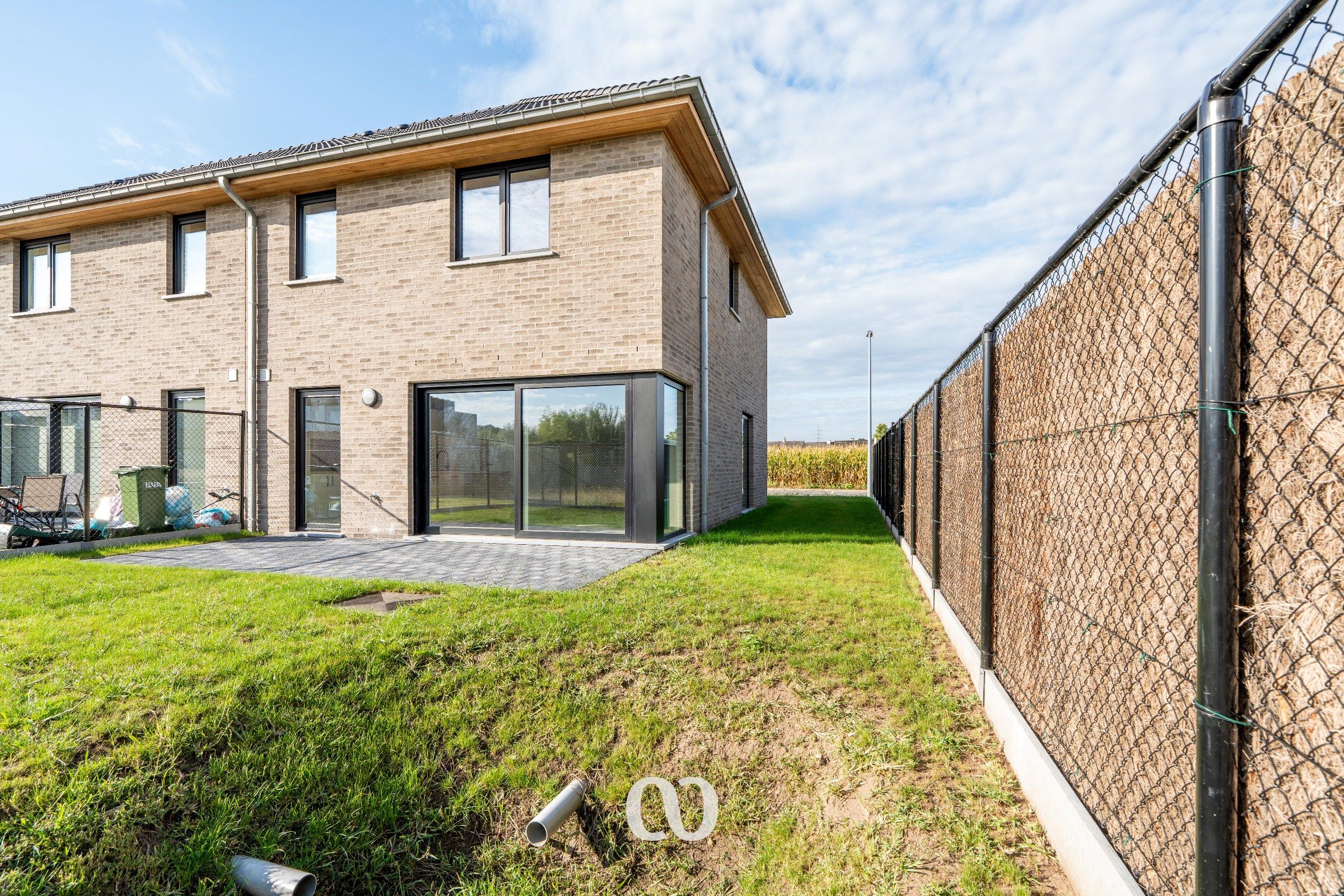 Prachtige nieuwbouwwoningen met 4 slaapkamers en garage foto 2