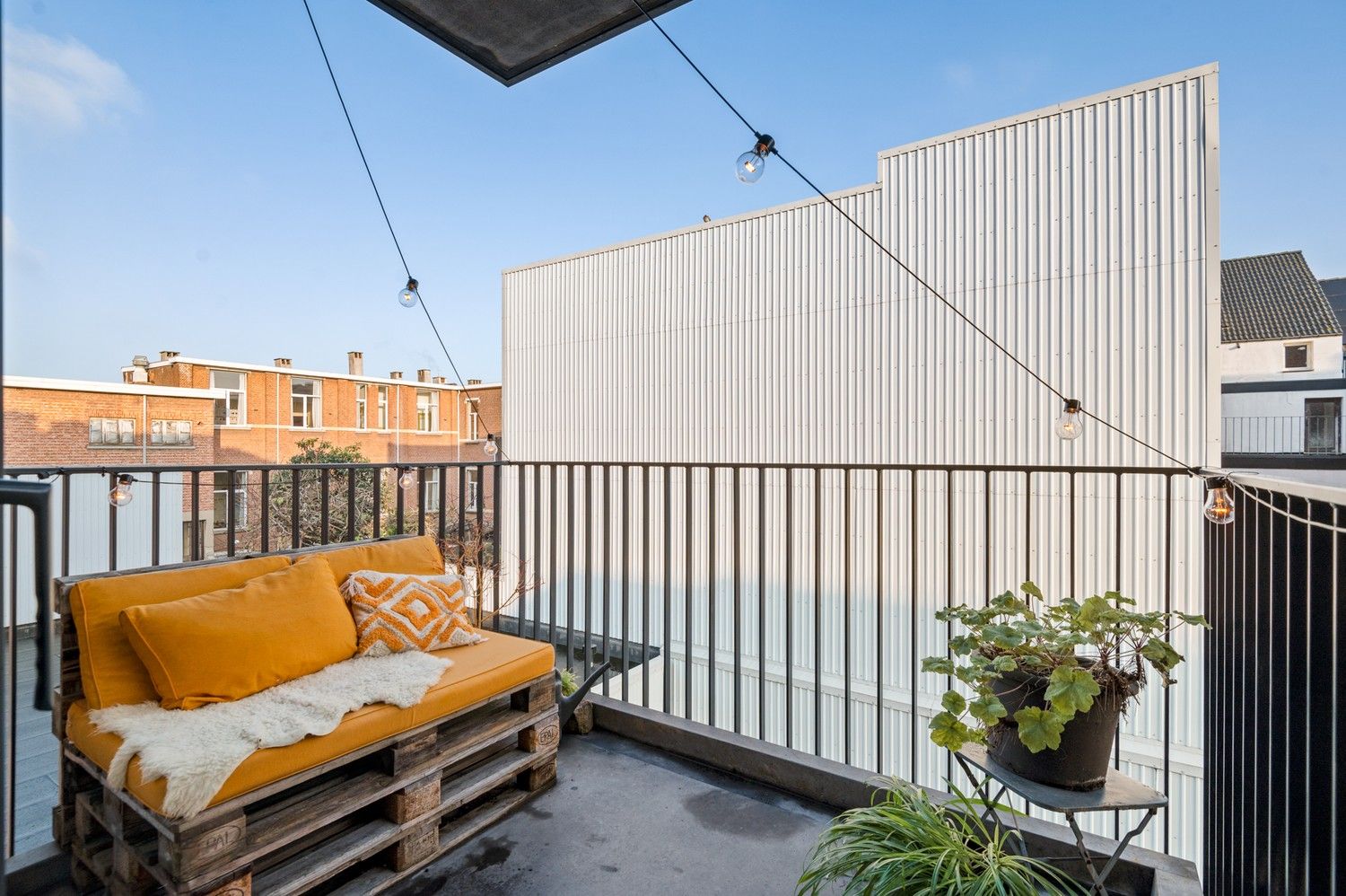 Recent appartement met 2 slaapkamers en terras te Borgerhout! foto 9