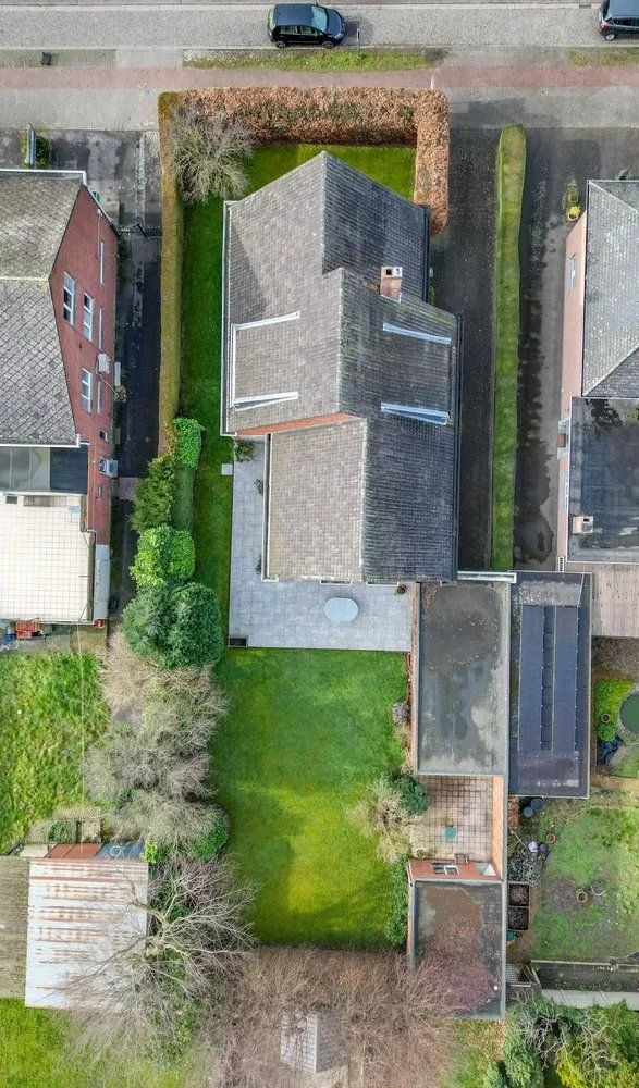 Ruime, statige villa met praktijkruimte foto 3