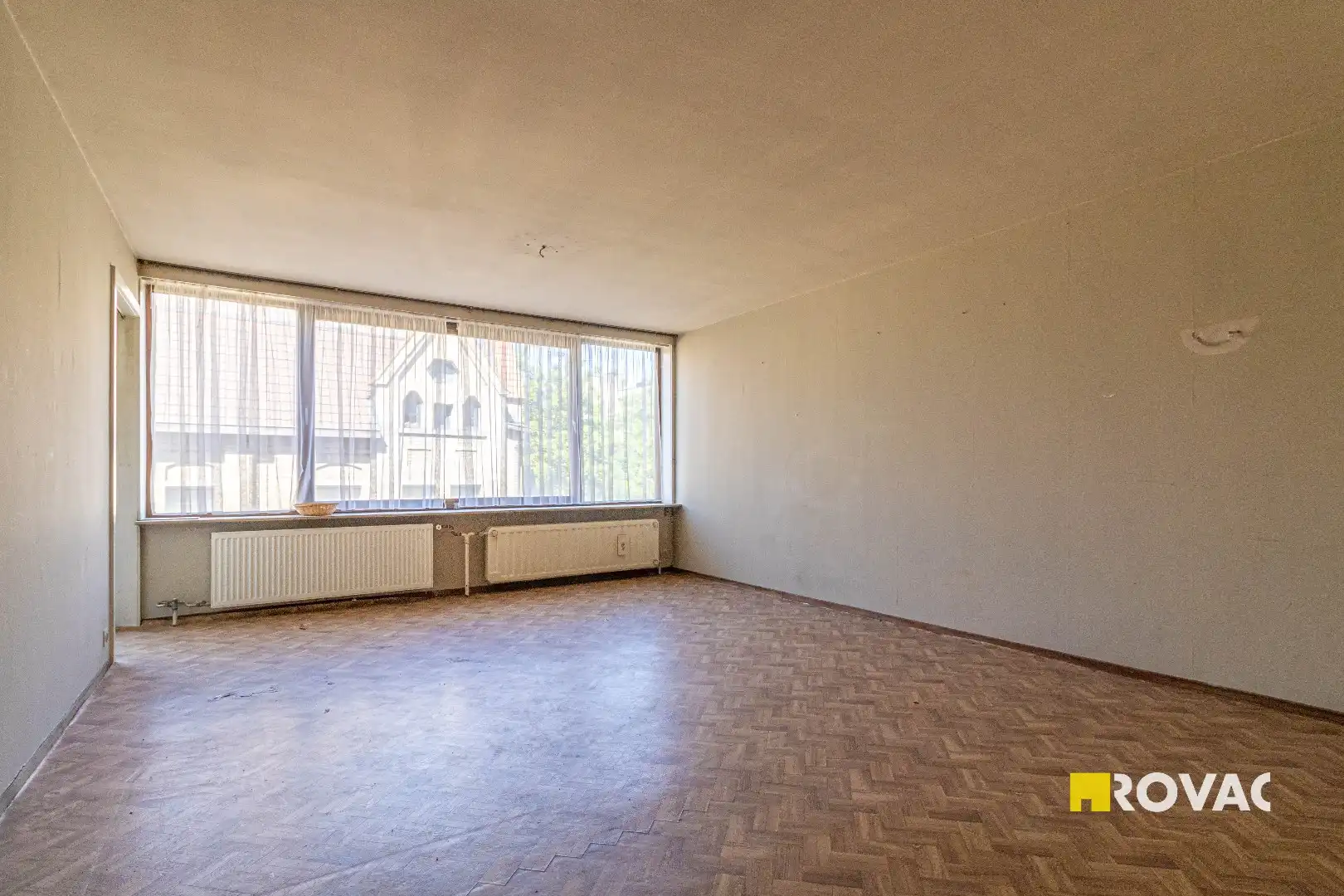 Op te frissen appartement met staanplaats en berging foto 2