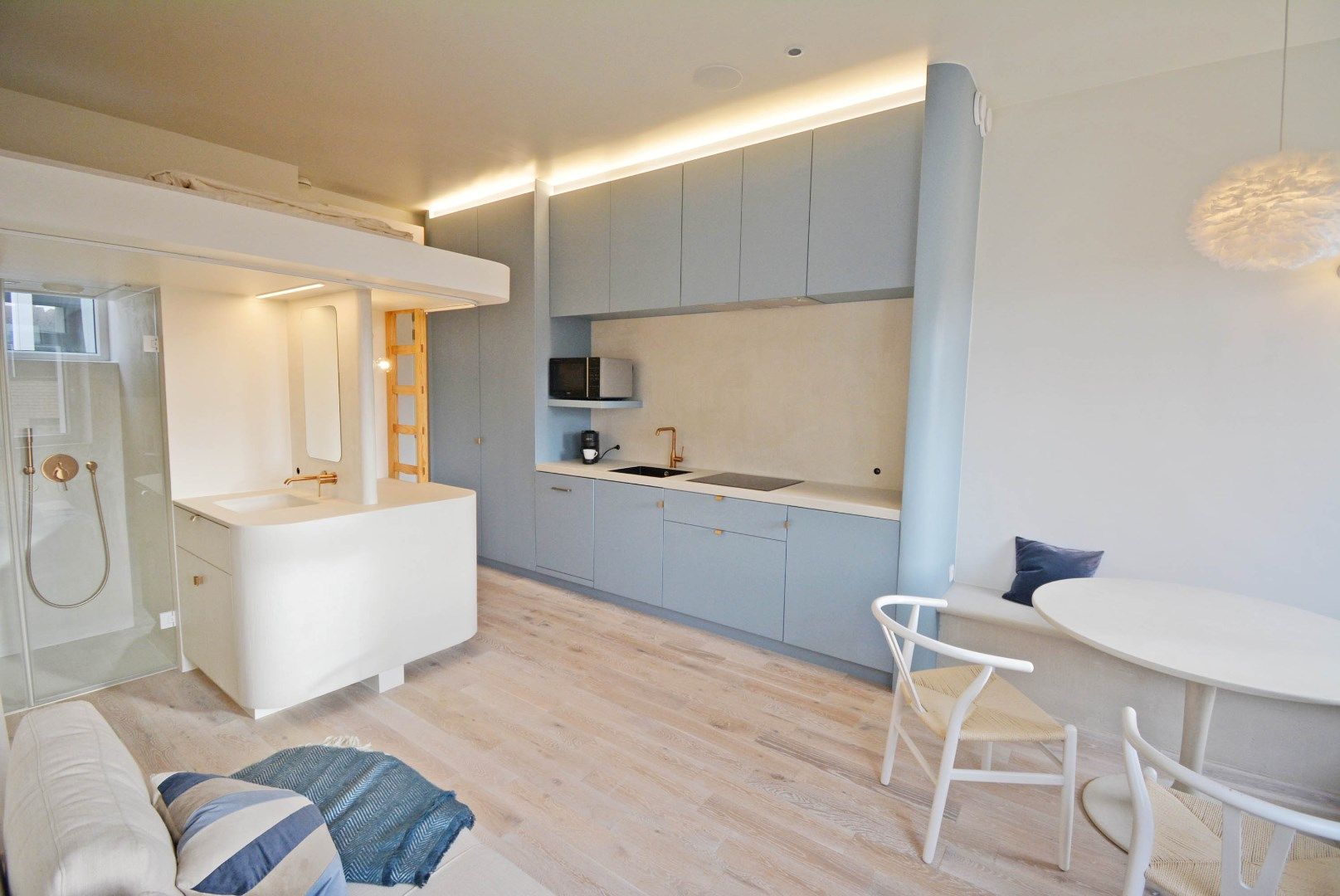 Prachtig en luxueus gerenoveerde studio op wandelafstand van het strand foto {{pictureIndex}}
