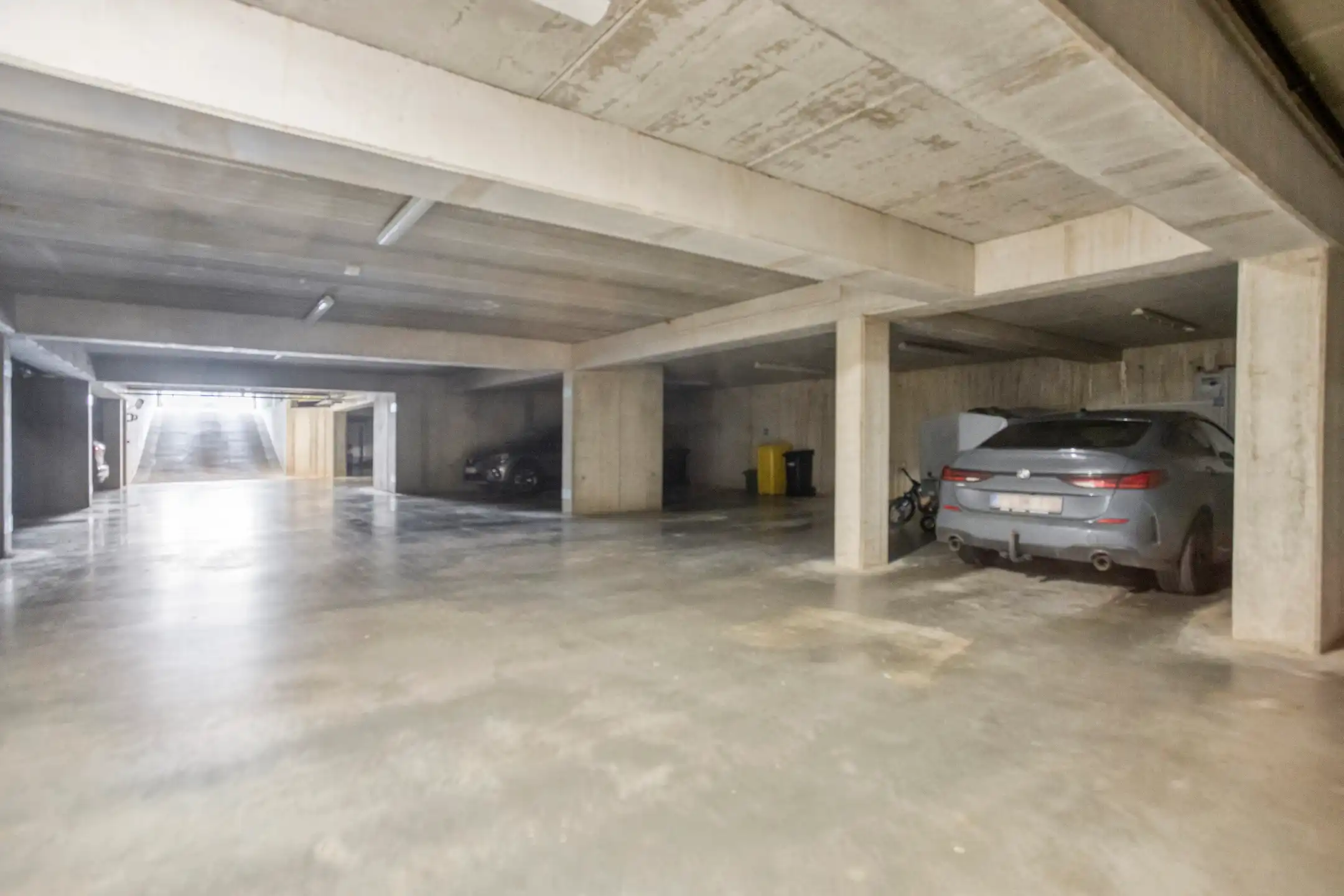Recent gelijkvloers appartement met parking foto 15