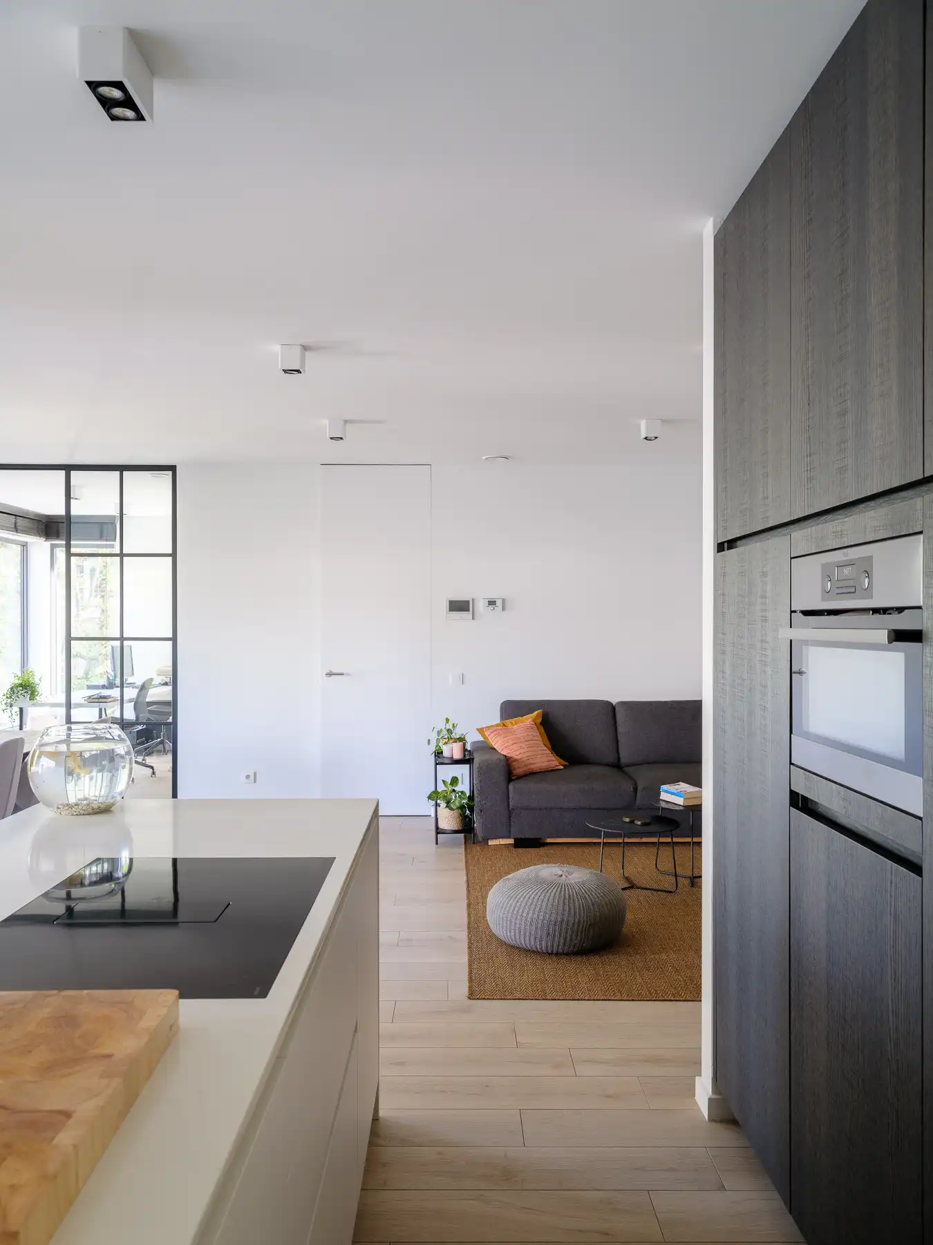 Kwalitatief afgewerkt appartement met terras foto 7