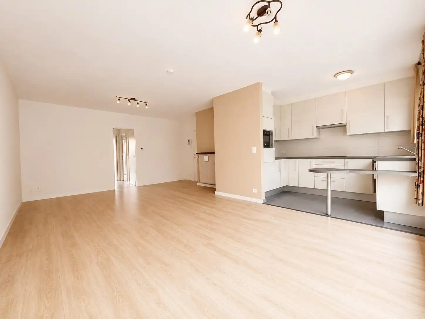 Gelijkvloers appartement met 2 kamers te Heist centrum foto 2