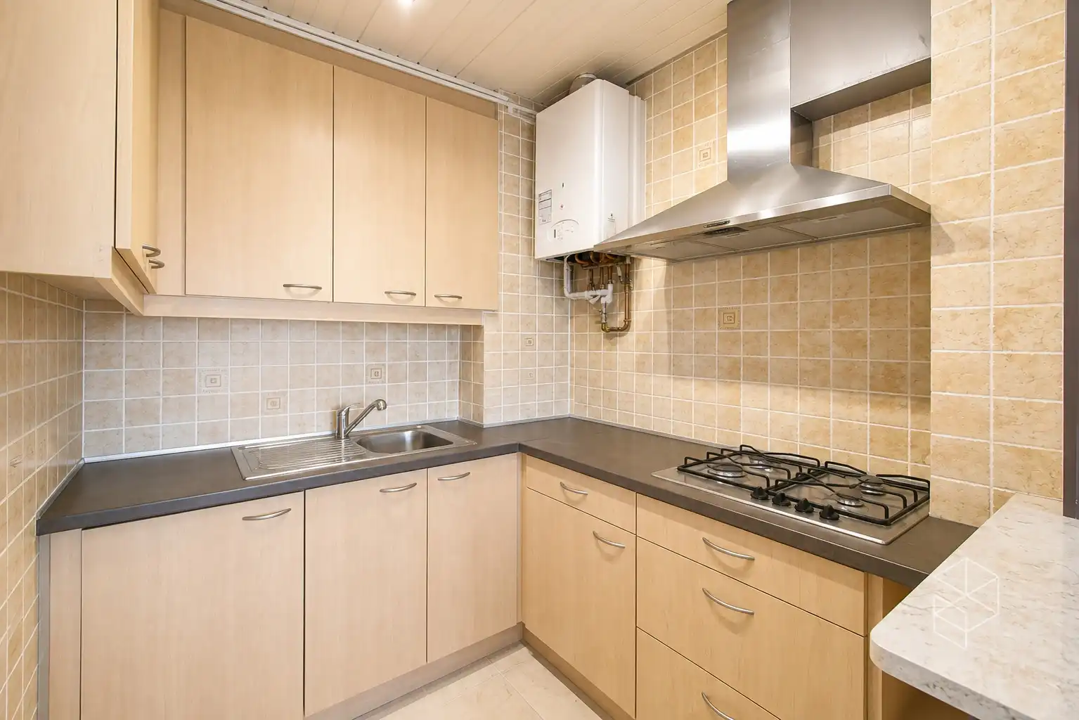 Ruim appartement op topligging nabij zee en duinen foto 4