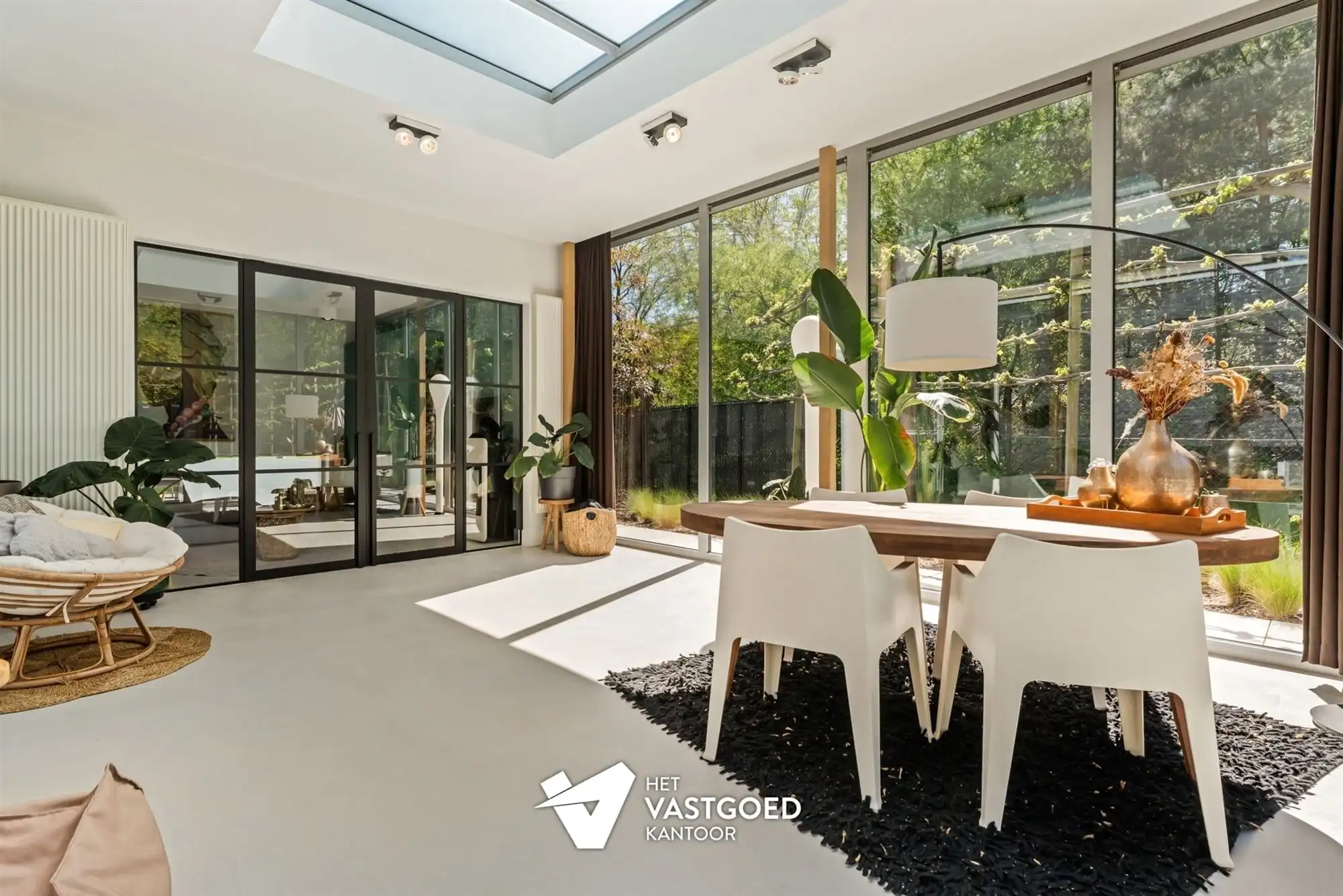 RECENTE WONING MET KWALITATIEVE AFWERKING OP TOP-LIGGING foto 2