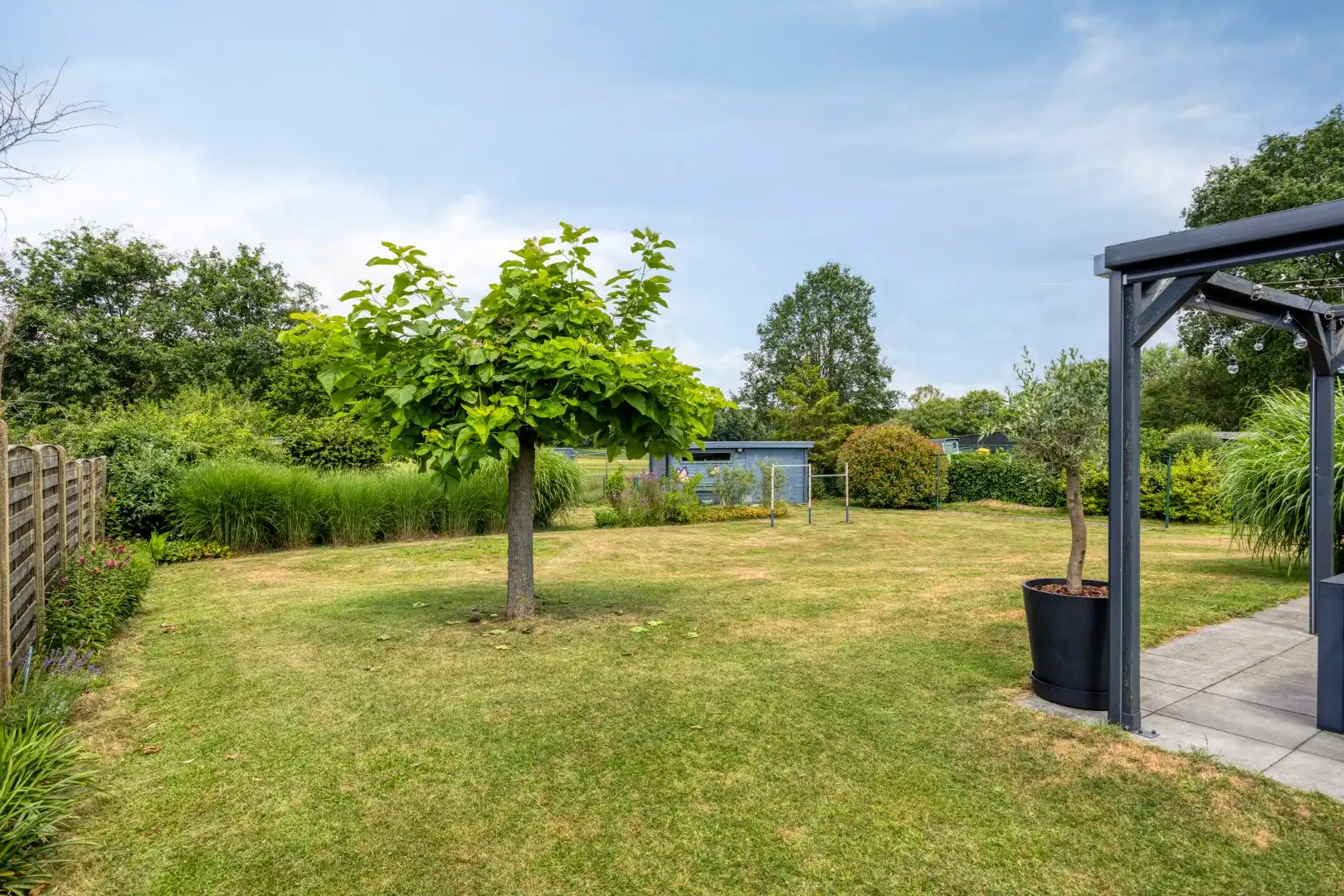 Ruime instapklare woning met 3 slpks op een perceel van 1.251 m² met prachtig uitzicht op achterliggend groen !  foto 26