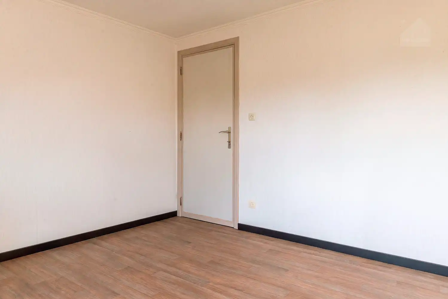 Vrijstaande woning met 3 slaapkamers op prachtig perceel van 17a 85ca foto 20