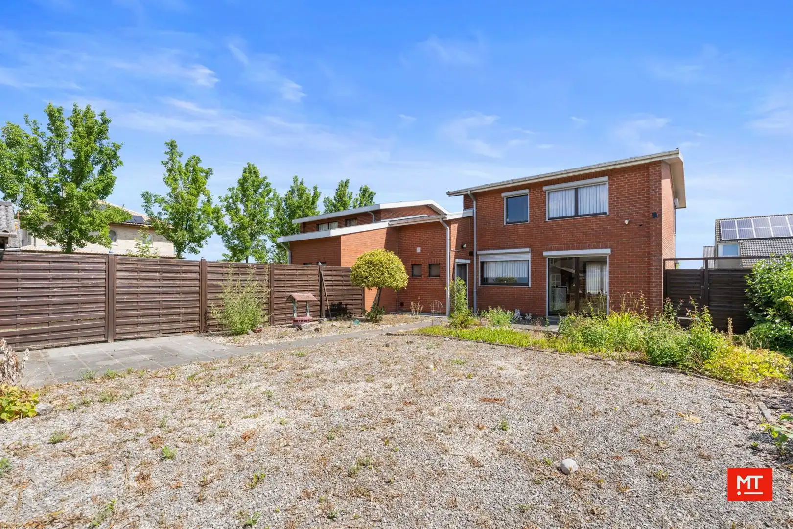 BOD WELKOM - Ruime halfopen woning met 4 slaapkamers, tuin en garage in een rustige en kindvriendelijke wijk foto 15