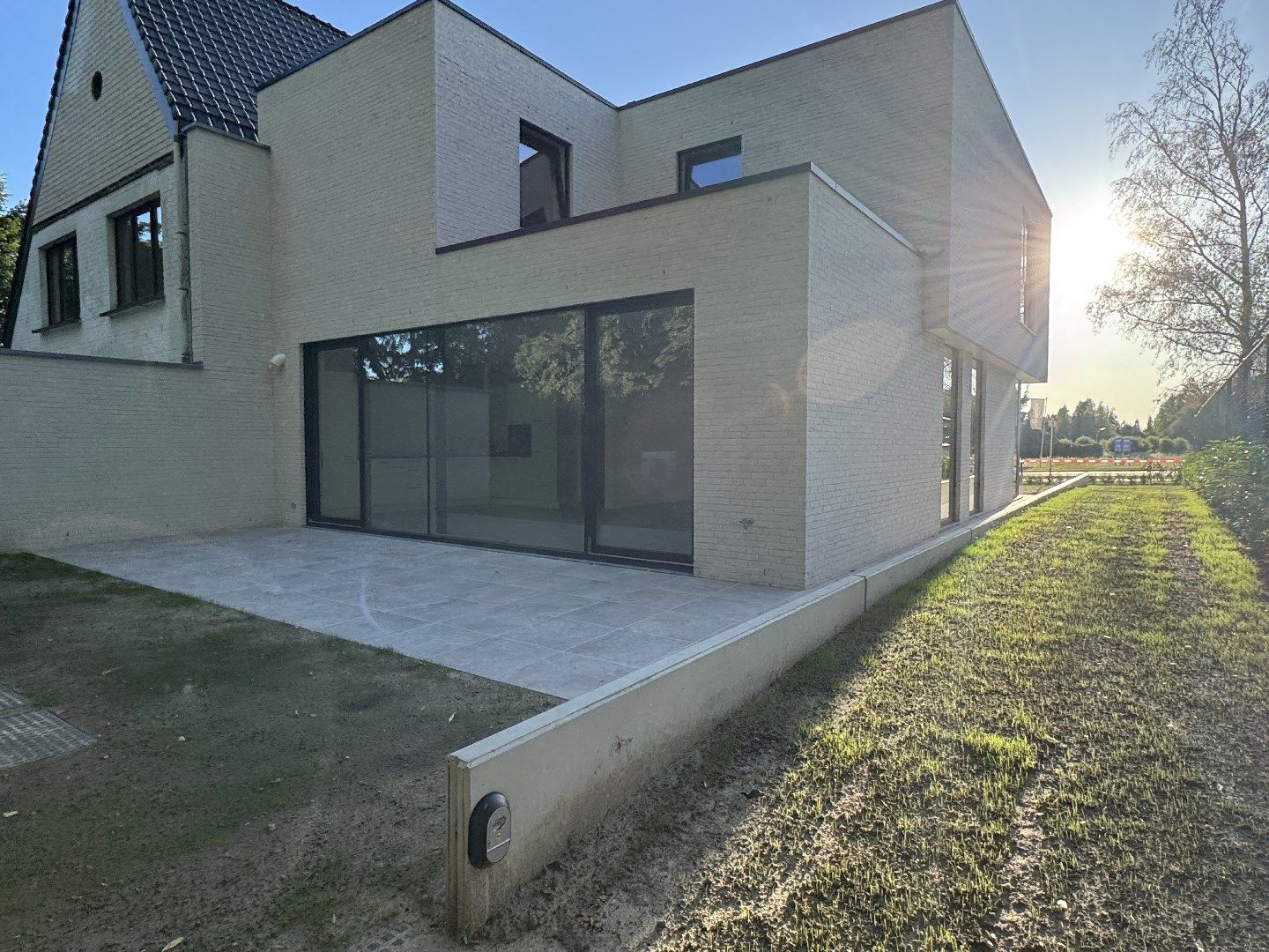 Ruime halfopen nieuwbouwwoning met tuin, garage en 3 slaapkamers in Marke foto 4