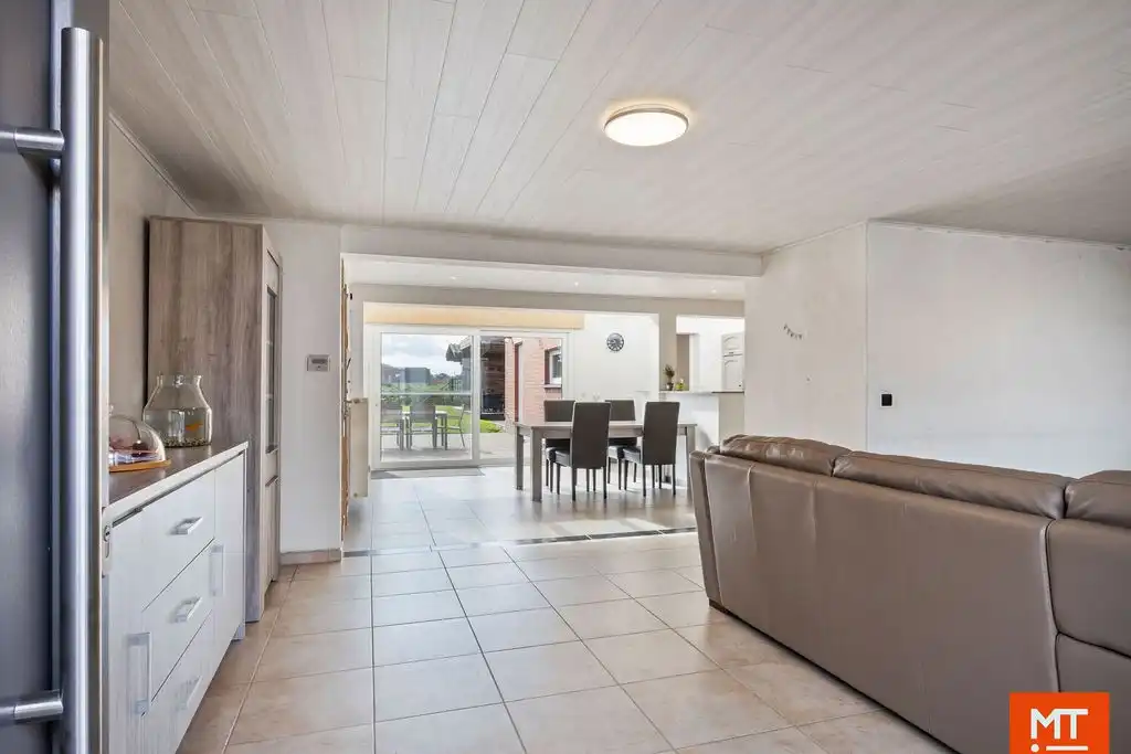 Halfopen woning te huur met 3 slaapkamers en tuin foto 2