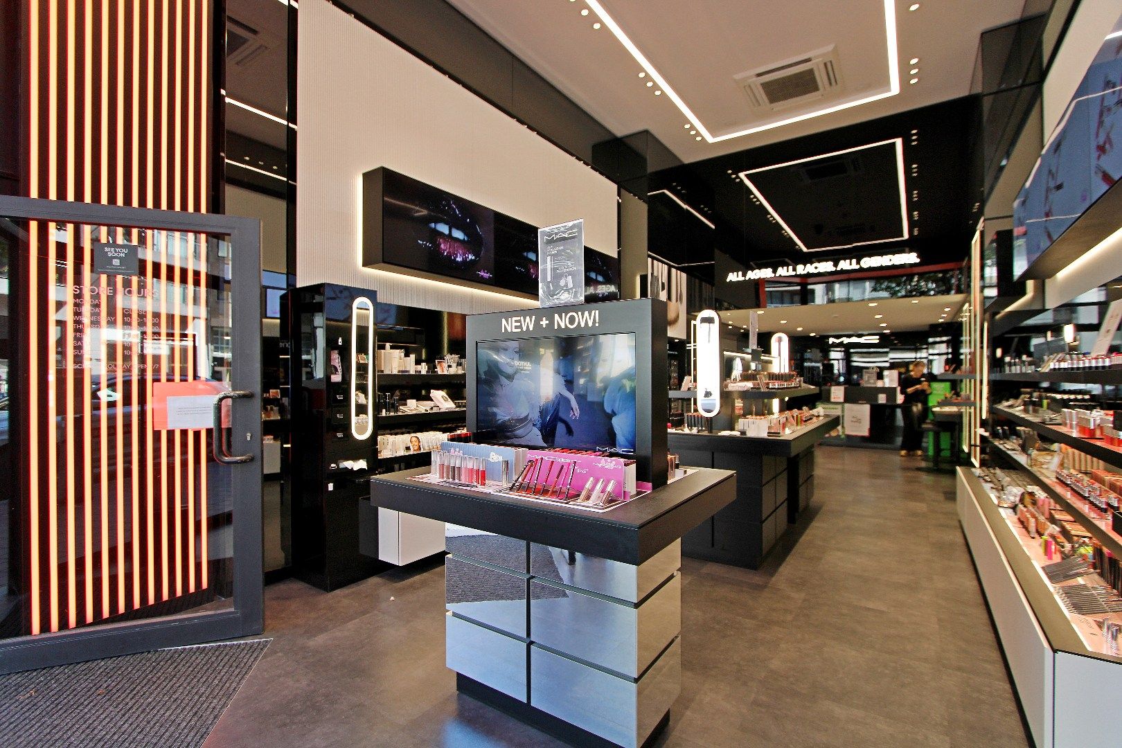 Lippenslaan 334 (winkel 2) huidige Mac Cosmetics te huur foto 5