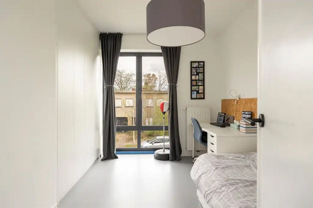 Woning met garage en tuin in rustige woonwijk foto 14