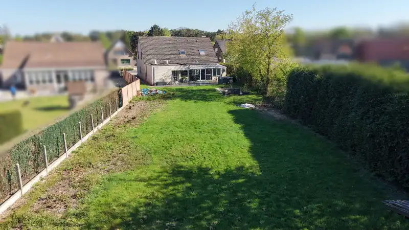Villa van 265m² op 15 are met kantoor-praktijkruimte van 25m² en 3 slaapkamers foto 25