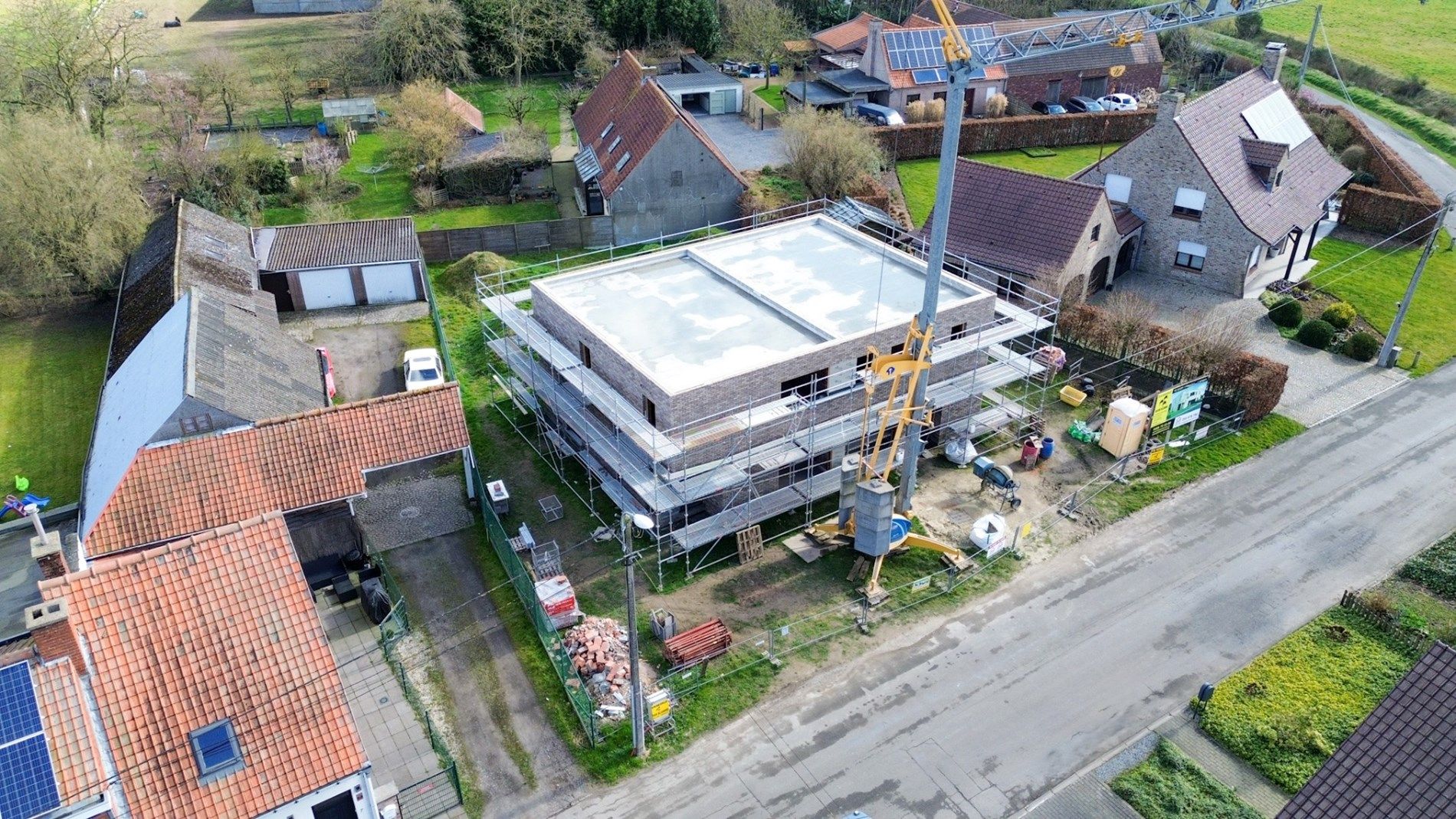 Nieuwbouwwoning, 4 slpk, garage, tuin, perceel 405 m², Torhout. foto 2