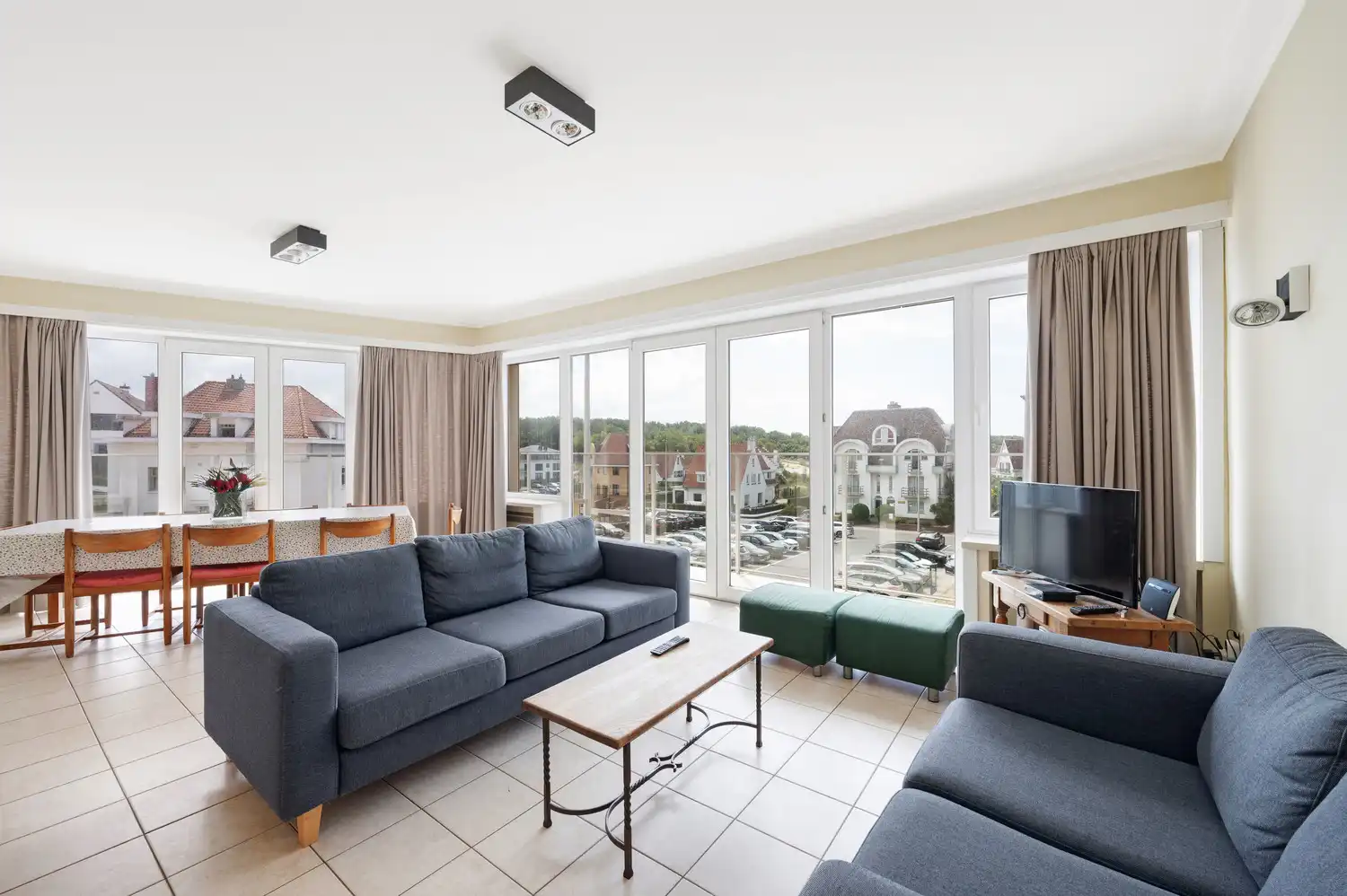 Hoekappartement met vijf slaapkamers op toplocatie in Duinbergen foto 4