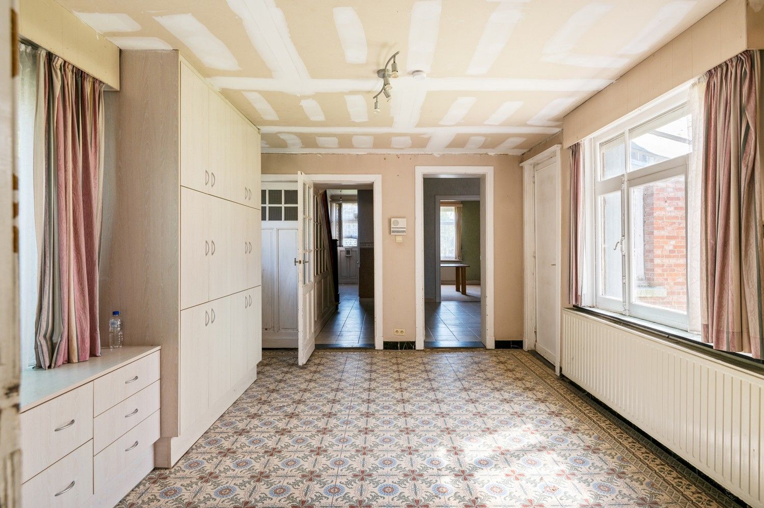 Charmante renovatiewoning + bouwgrond te Ranst! foto 8