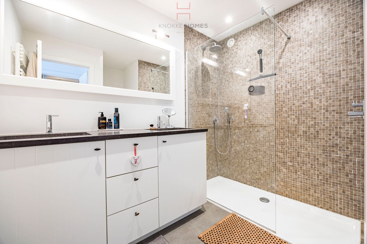 Zeer aangenaam en comfortabel appartement met prachtig zijdelings zeezicht foto 14