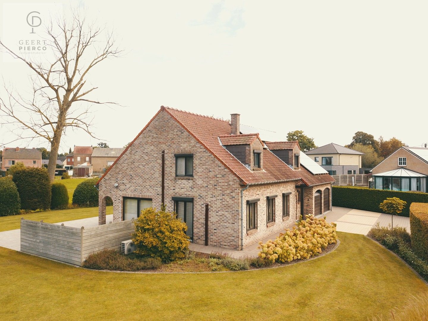 Knappe Villa in het groen foto 39