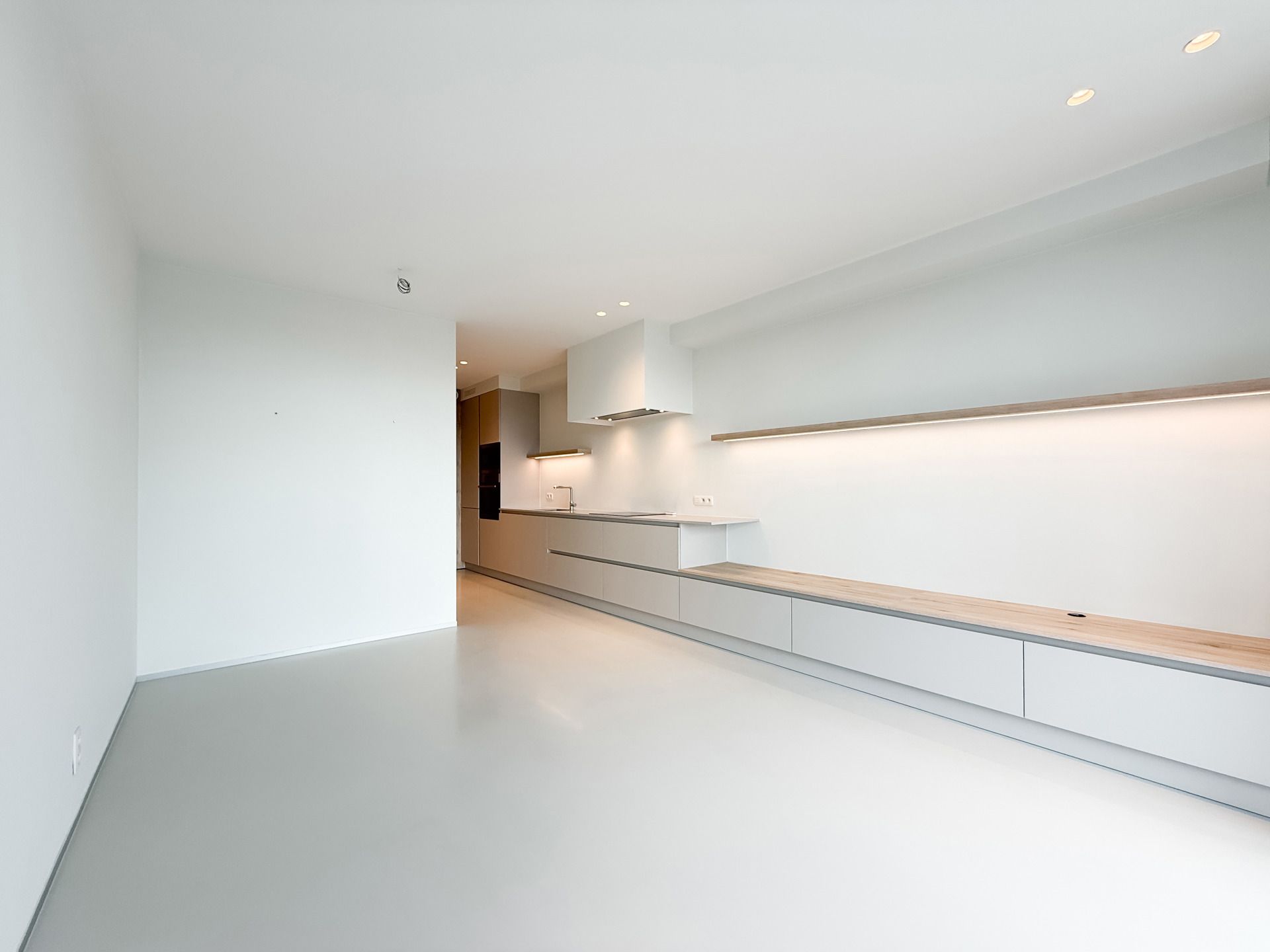 Stijlvol en lichtrijk appartement op toplocatie in het Zoute foto 2