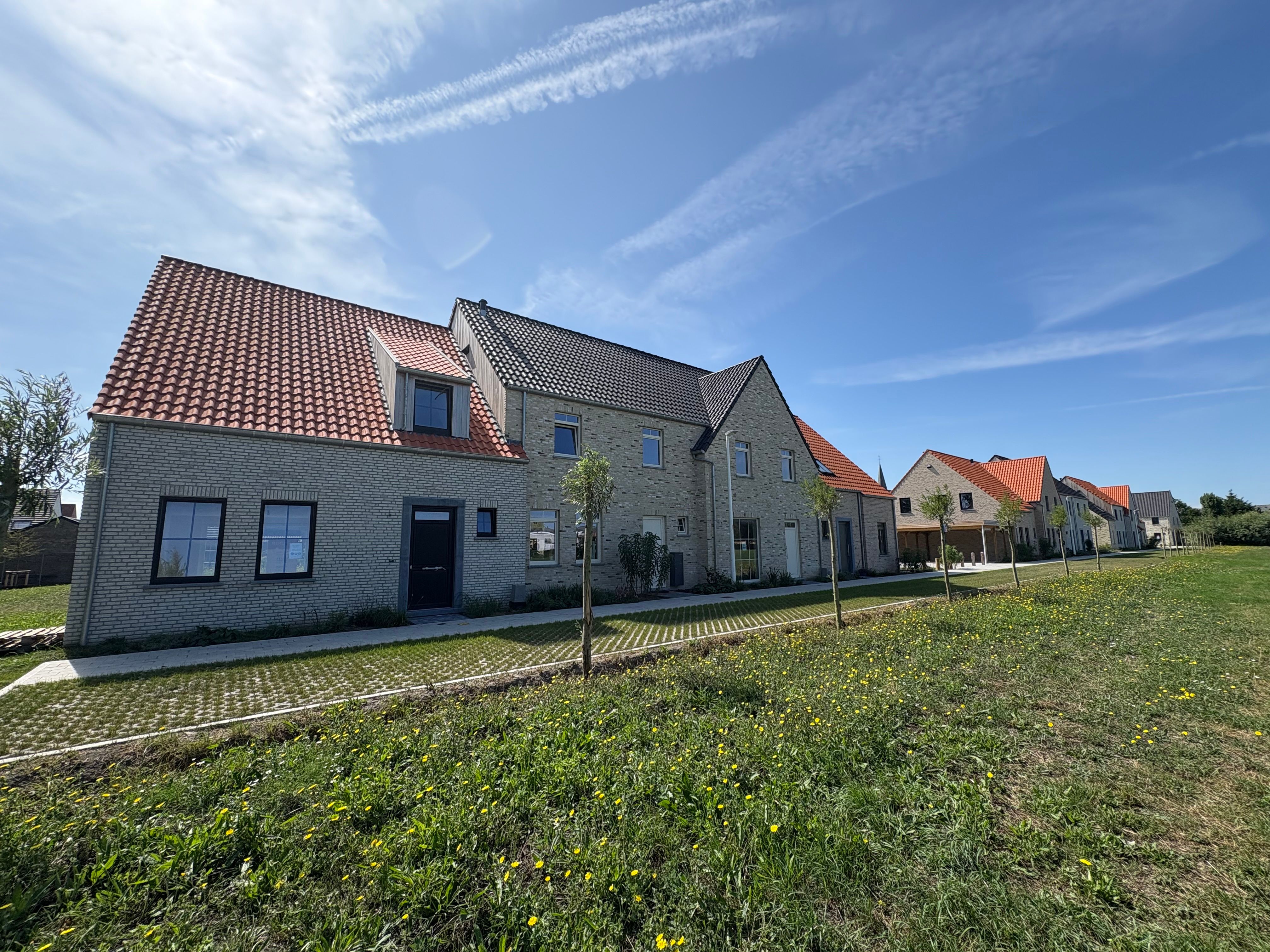 Energiezuinige nieuwbouwwoning met 3 slaapkamers en carport te huur foto 4