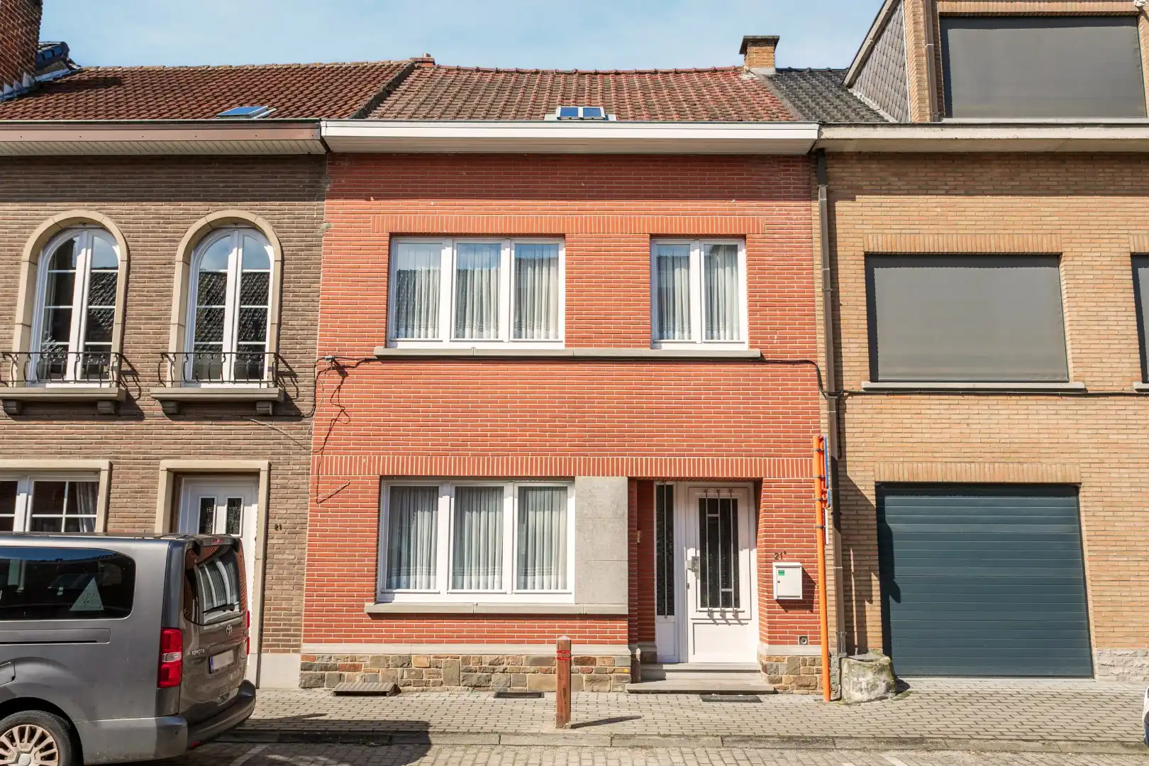Hoofdfoto van de publicatie: Op te frissen gezinswoning met 3 slpk te Sint-Pieters-Leeuw