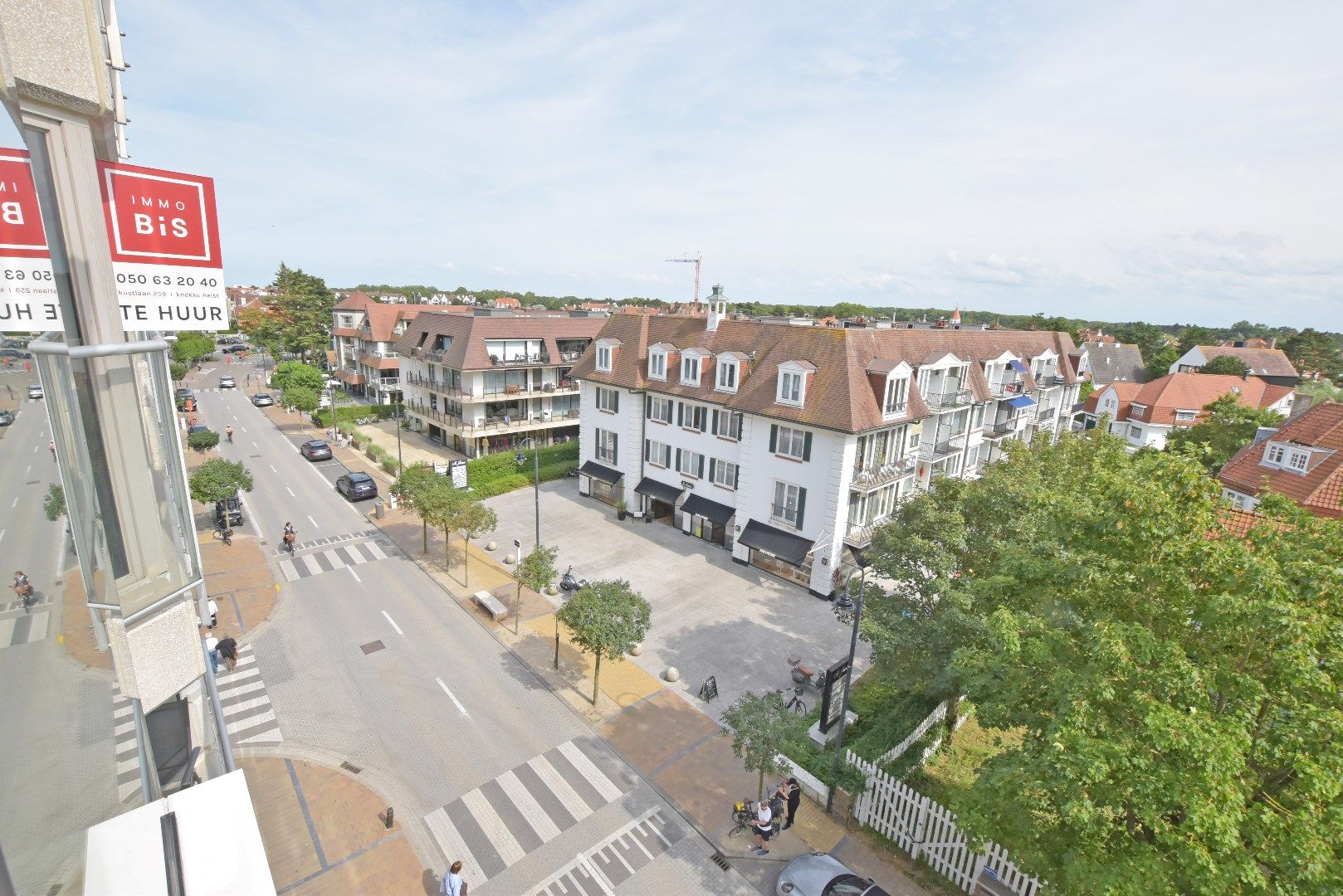 Nieuwbouwappartement met 1 slaapkamer gelegen in hartje Zoute met prachtig zicht over de villa's van het Zoute! foto 3