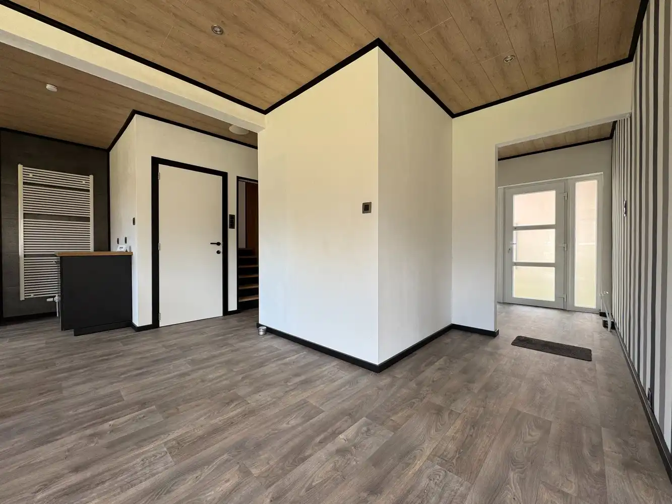 Ruime en lichtrijke vrijstaande woning foto 3