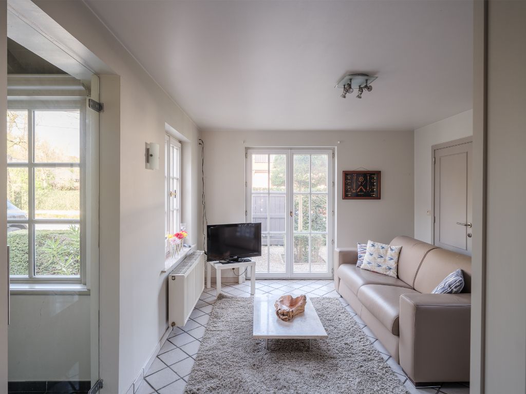 Instapklare, vrijstaande woning met zwembad op een zonnig perceel, drie slaapkamers en de mogelijkheid voor een praktijkruimte in een rustige omgeving. foto 21